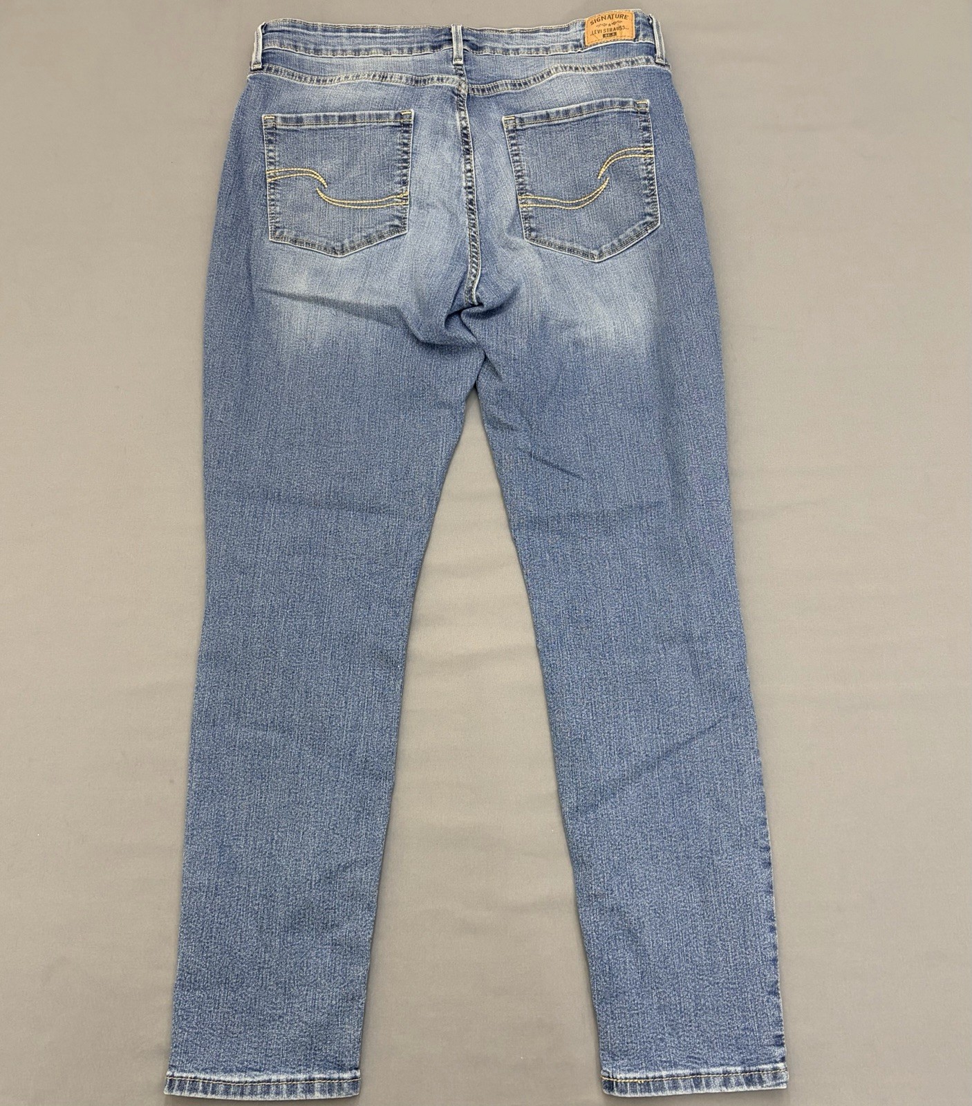Levi Strauss Women’s 32×30 Mid-Rise Skinny Blue Jeans