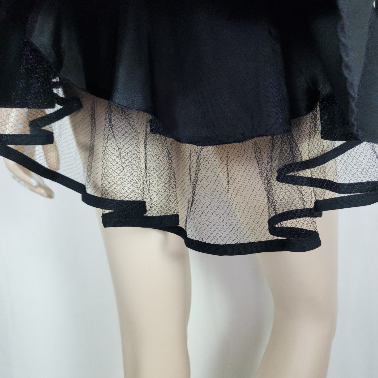Vtg 80s flirty peplum tuxedo blazer with peekaboo crinoline black M