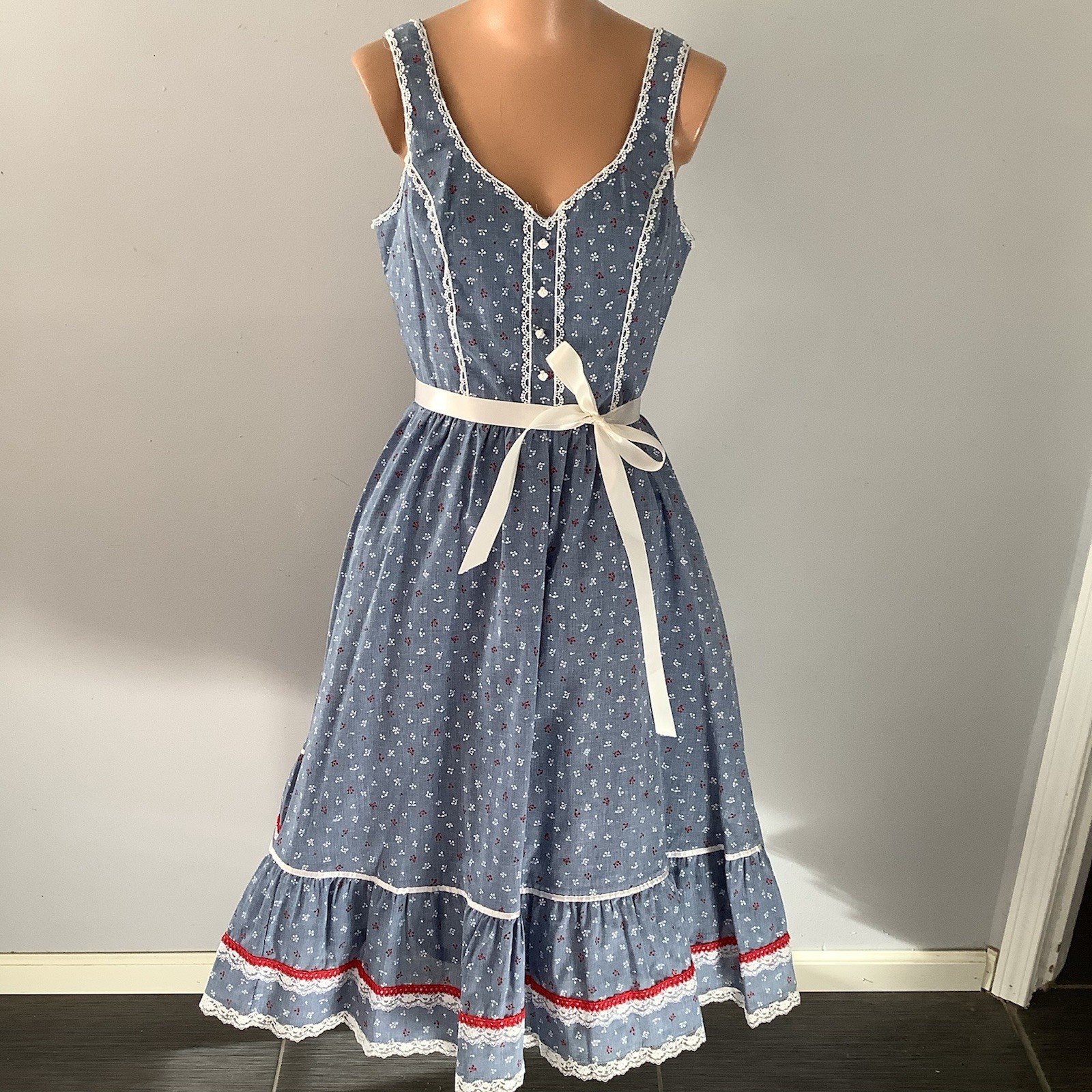 Vintage 970’s Candi Jones Of California Country Blue Calico Prairie Midi Dress