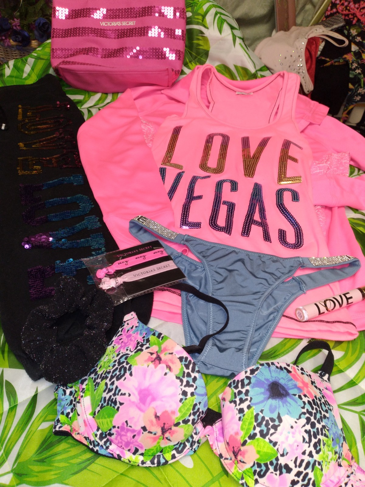 VICTORIA’S SECRET VINTAGE LOT XS/M LOGO STRETCH SOFT LACE SEXY RED M or S