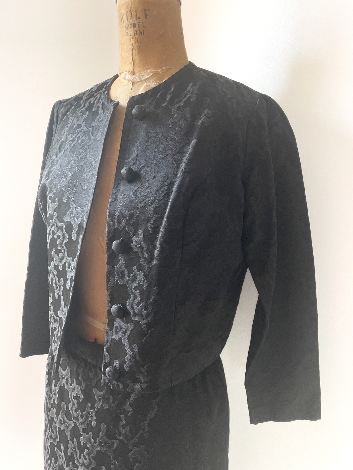 True Vintage 1950’s Stanton Jrs Petite Skirt Suit Black Jacquard Silk XS Petite