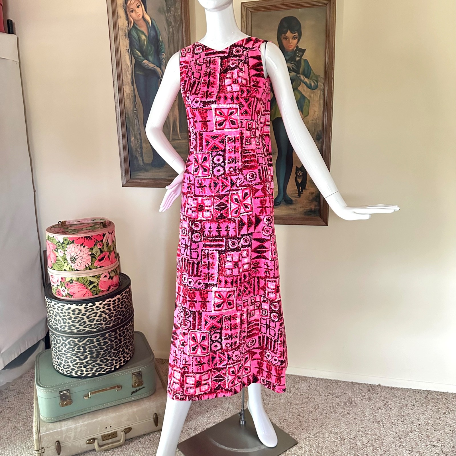 VTG 1960s Pink Hawaiian Tapa Print Watteau Dress Polynesian Tiki Barkcloth S