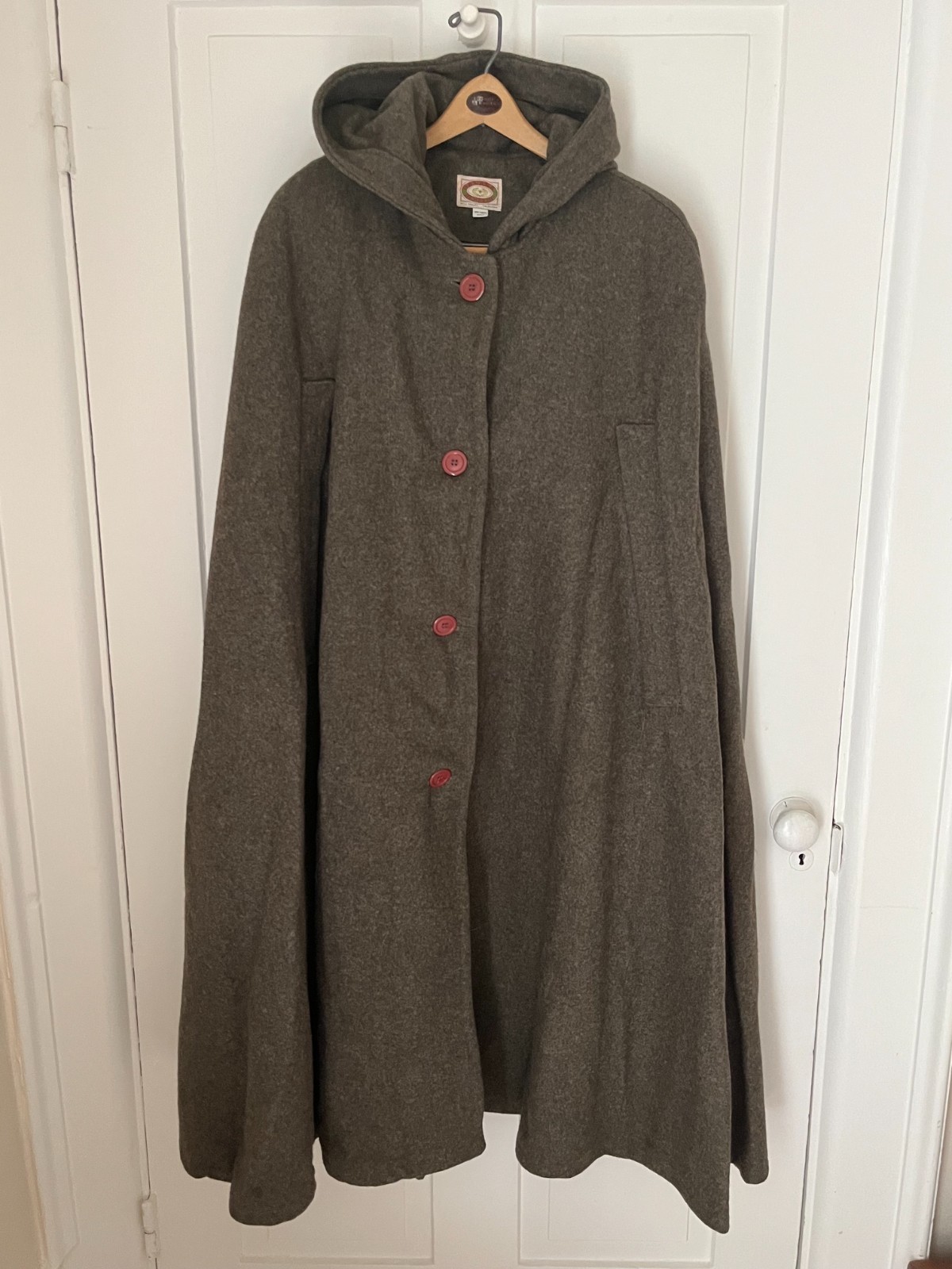 Vintage Banana Republic Wool Hooded Cape/Coat Military Green – One Size Fits All