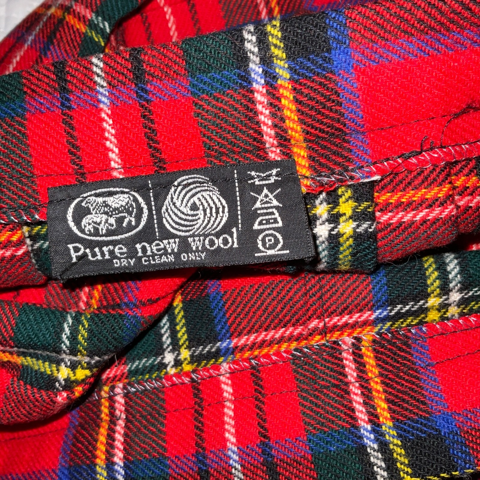 Vintage 90s Womens Kilt skirt size 4 to 6 red plaid pleated wool buckles