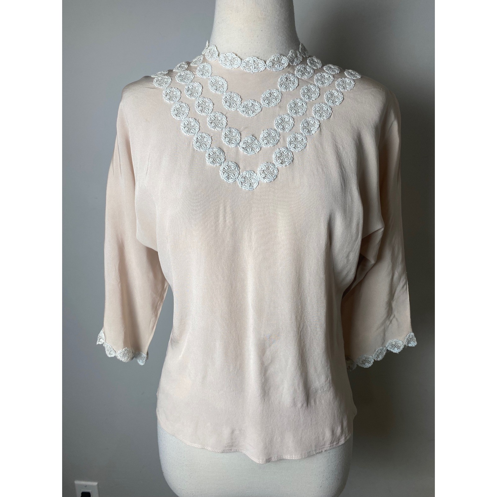 Vintage 40’s Blush Pink Crochet Lace Trim Silk Blouse Button Back 3/4 Sleeve Top