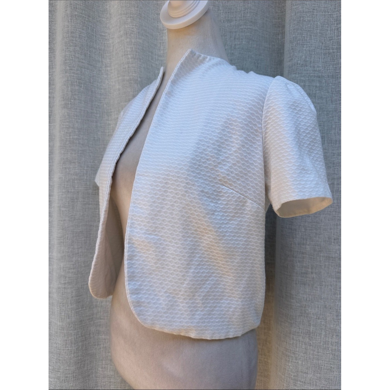 1970’s Lily Pulitzer white textured knit cropped cardigan jacket