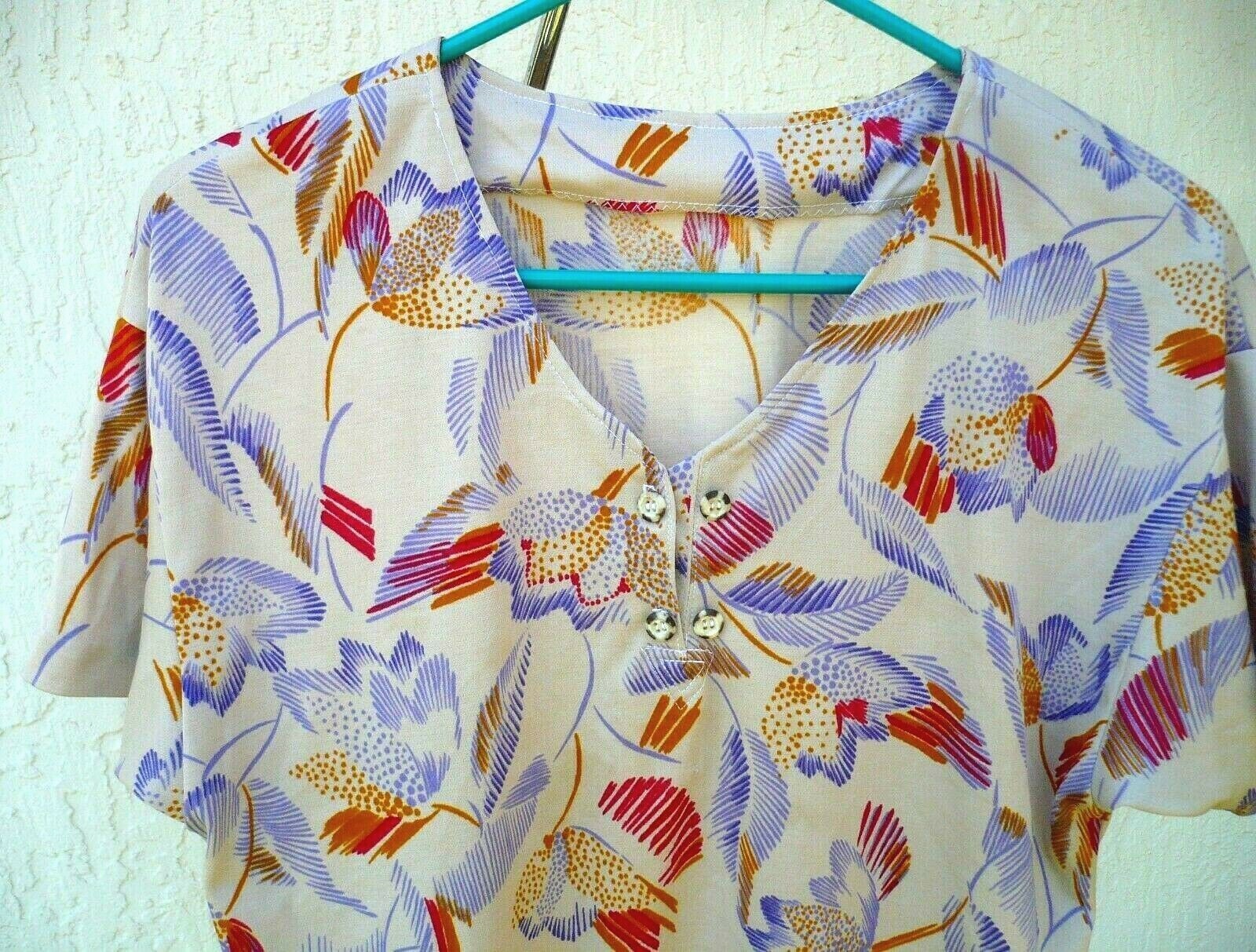 VTG 70S M L KNIT TOP FLORAL PULLOVER BOXY BEIGE BLUE FLOWER ABSTRACT BLOUSE LADY