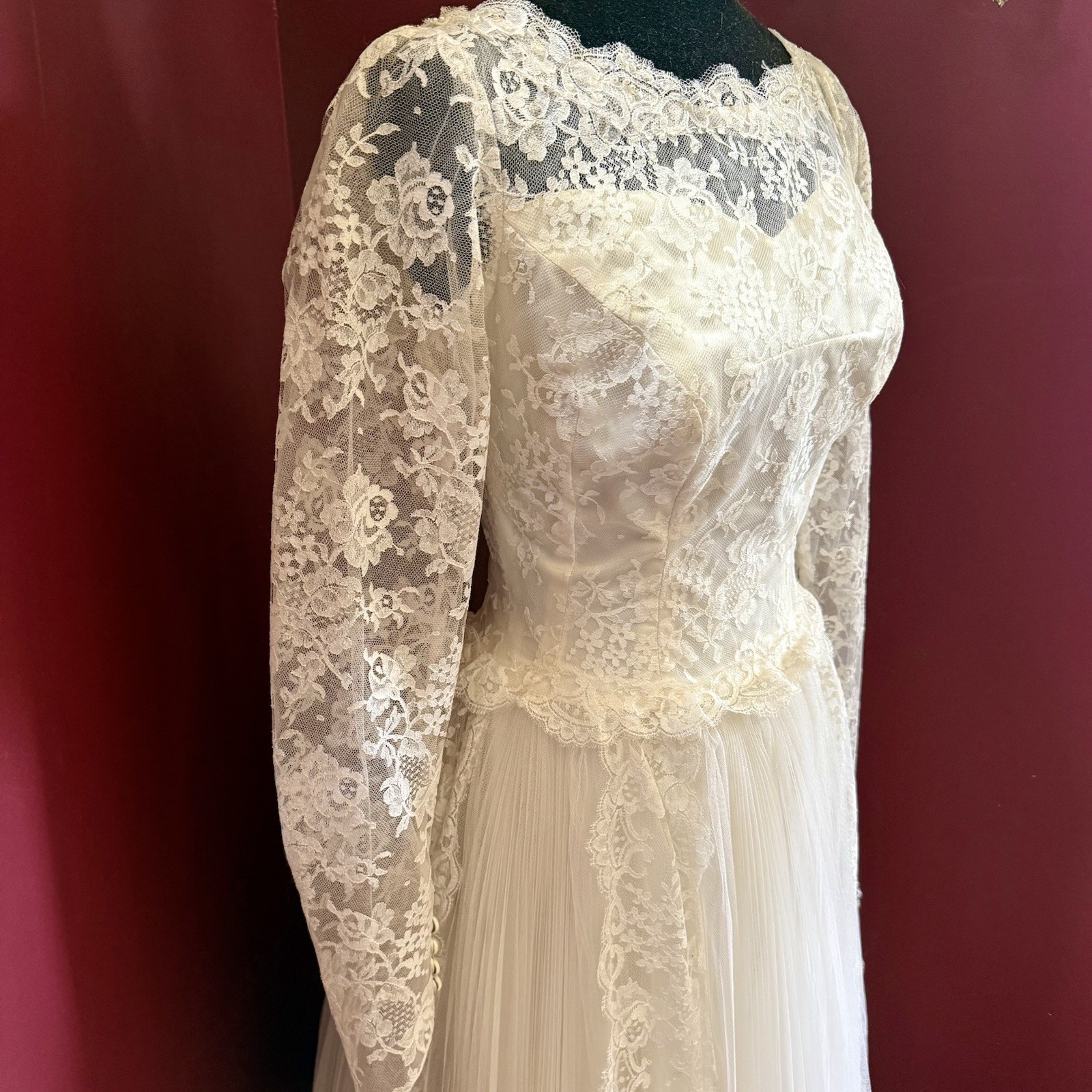 VTG 50s MCM Ivory Cupcake Accordion Tulle Lace Satin Wedding Dress & Headpiece