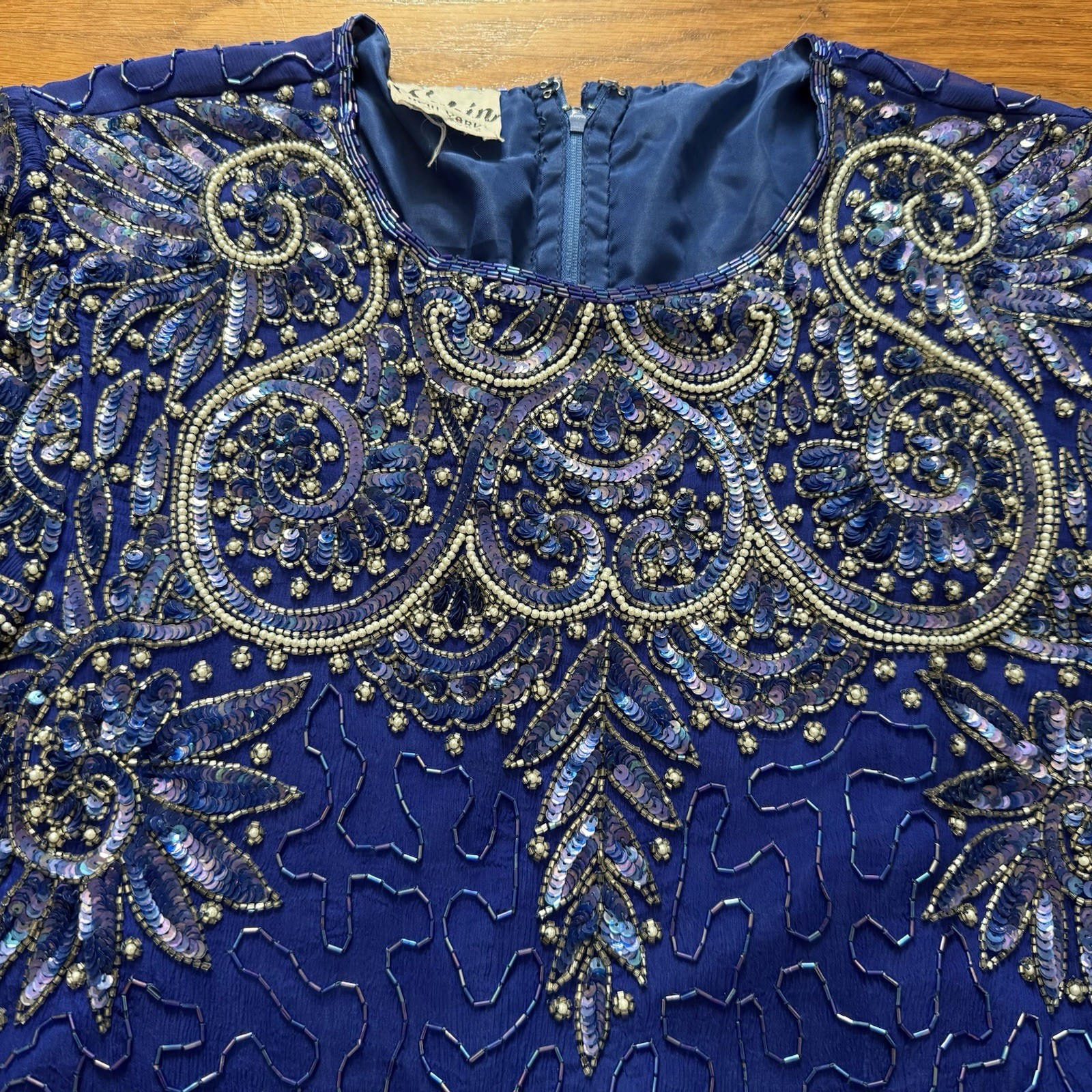 VTG Sarin Sequin Top Blouse Blue & White Women’s Sz M Clothing Bedazzled Elegant