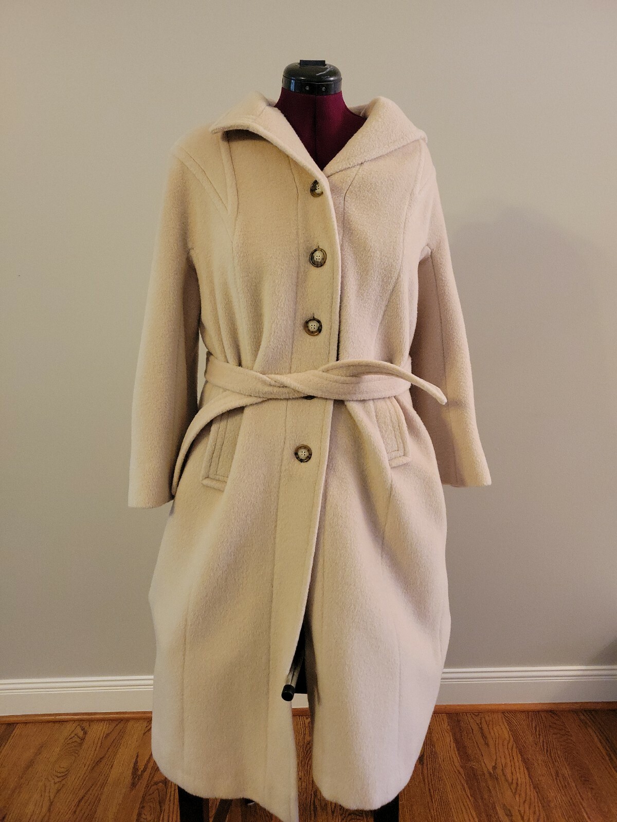 BEAUTIFUL Vintage Juli De Roma Wool Coat, Stevens Forstmann Fabric, 22″ pit-pit