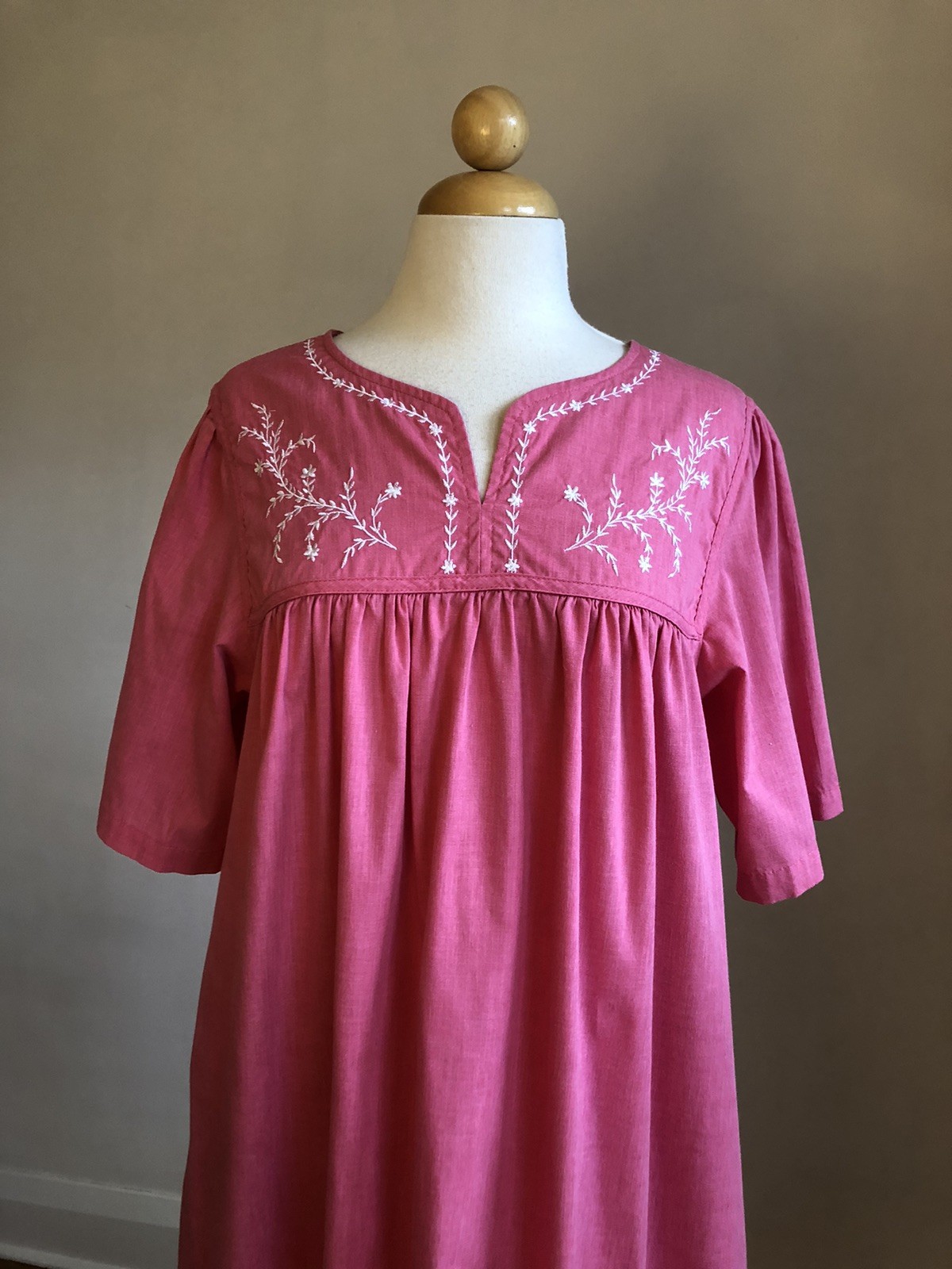 ADORABLE VTG NATIONAL Pink Cotton White Embroidery Housedress Loungewear SZ M