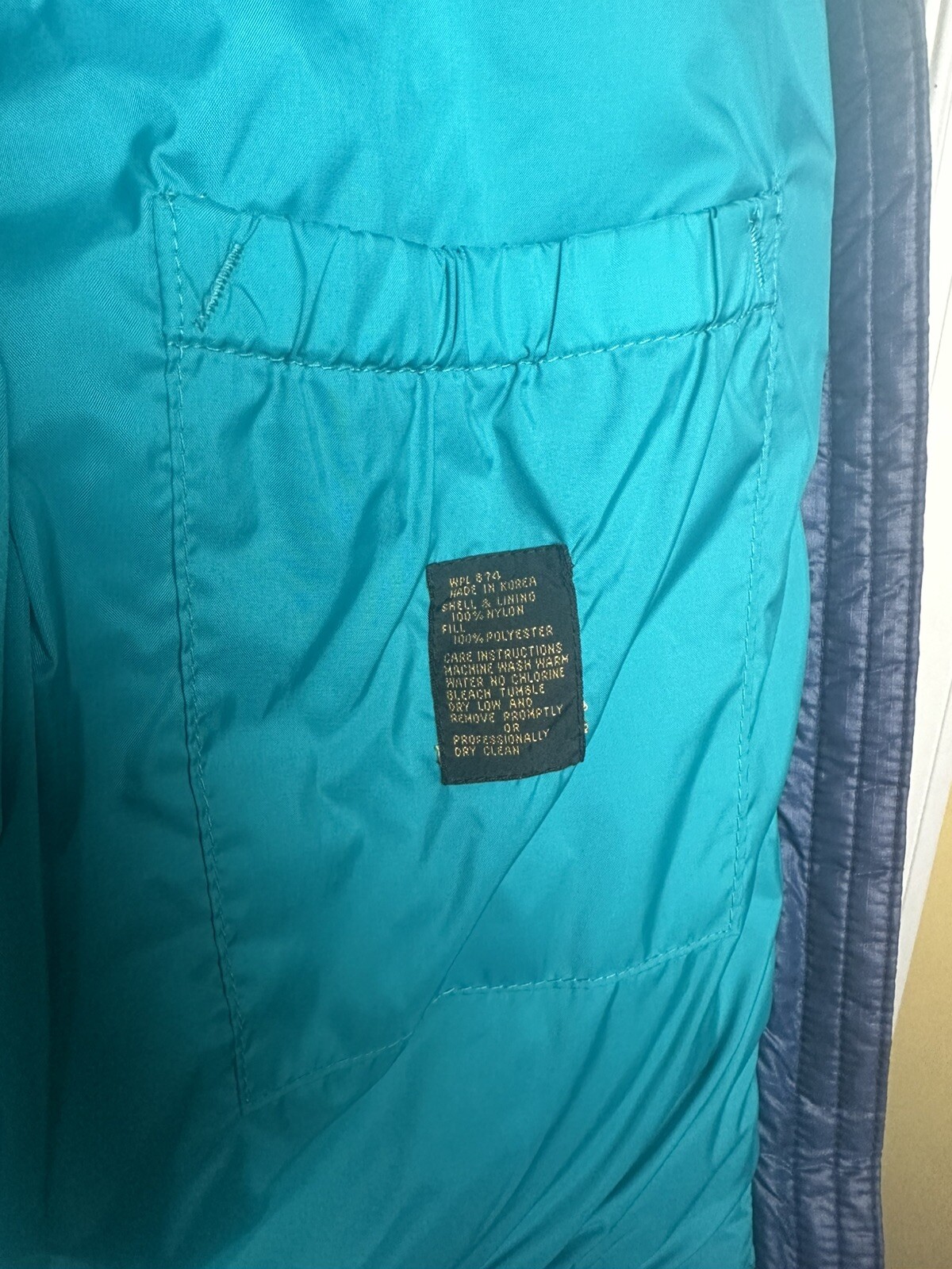 Mountain Goat Ski wear Skiwear Size Large Navy Puffer Jacket Down Vintage Womens