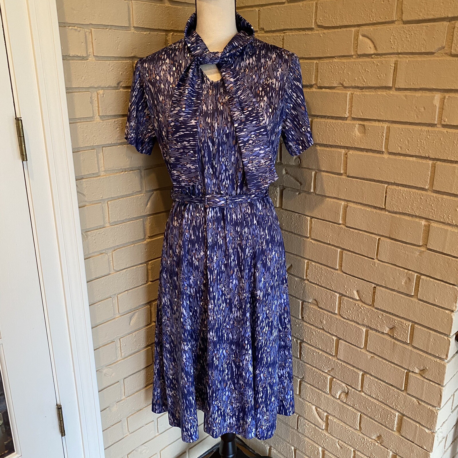 Vintage British Lady Dress Women’s 14 Blue Geometric Mod 60s Belted Tie Neck