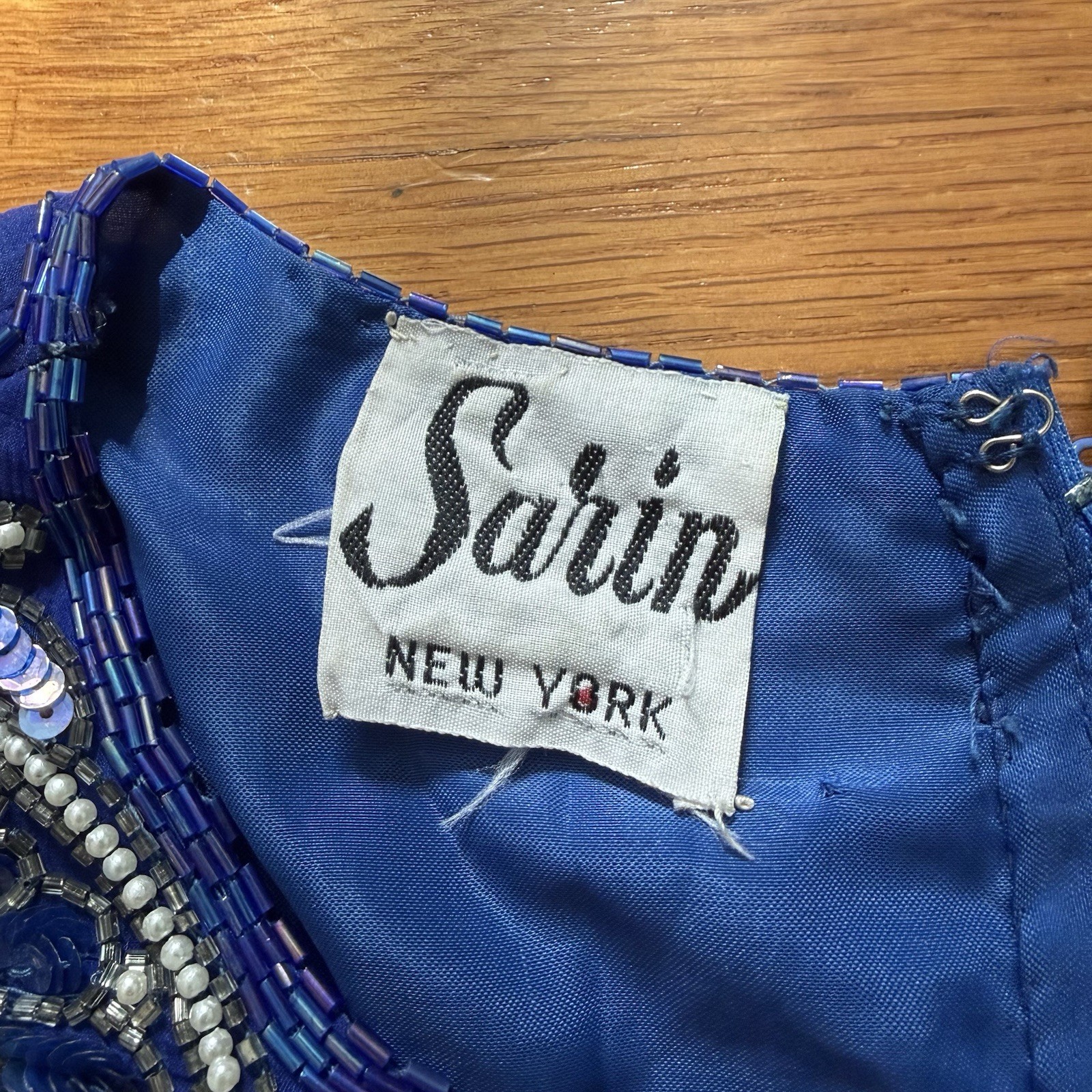 VTG Sarin Sequin Top Blouse Blue & White Women’s Sz M Clothing Bedazzled Elegant