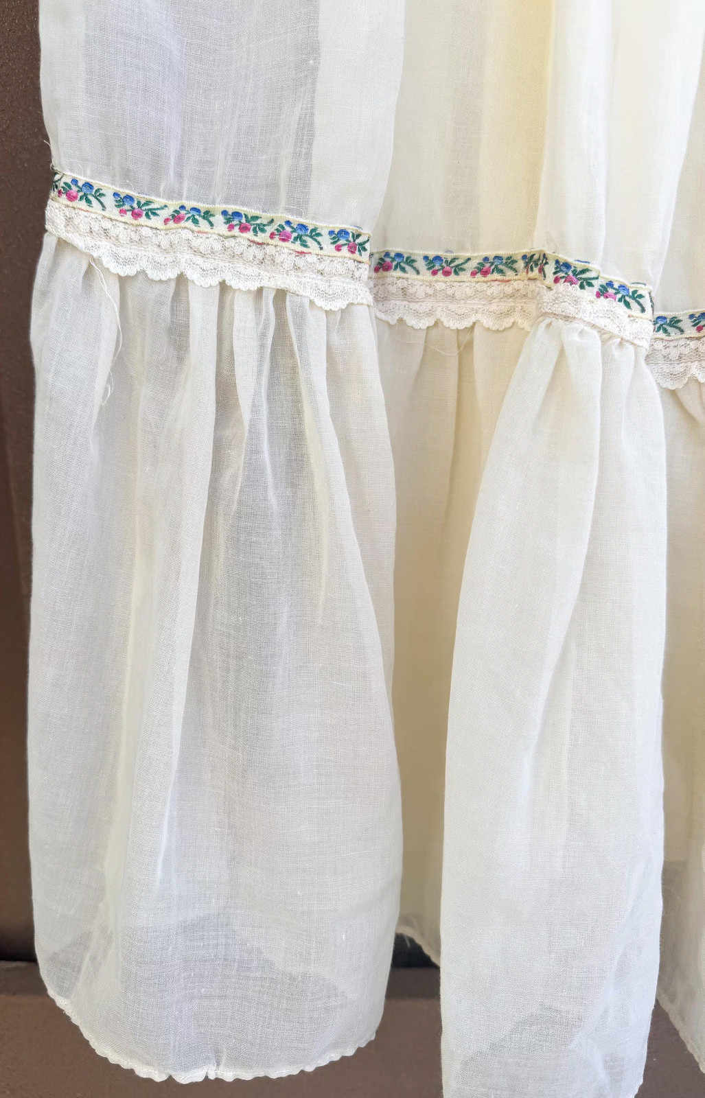 70s Gunne Sax Cream Off-White Lace Tie-Front Ruffle Floral Trim Maxi Dress