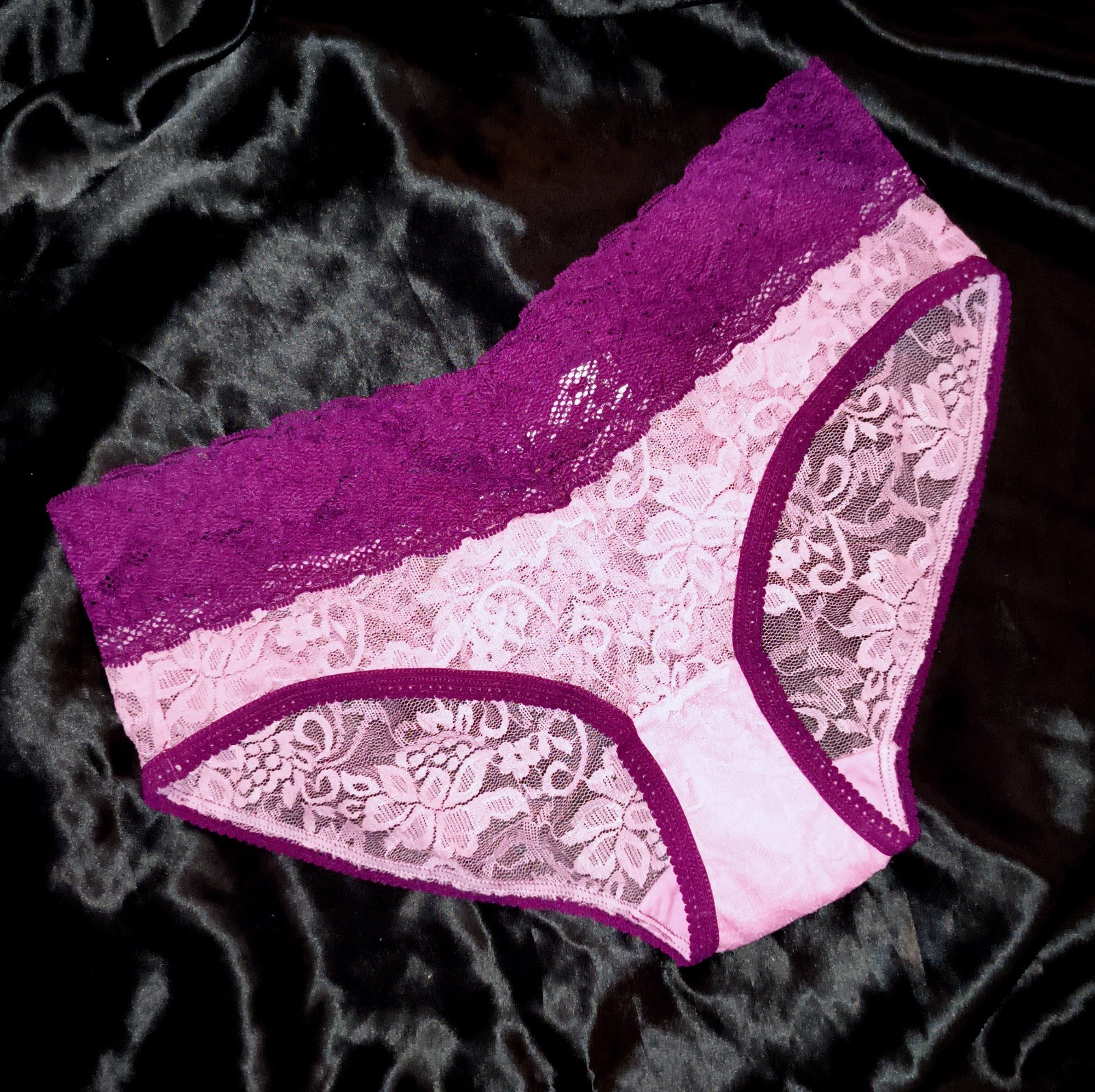 Vintage Jezebel Burgundy Pink LACE HIPHUGGER PANTIES- Small