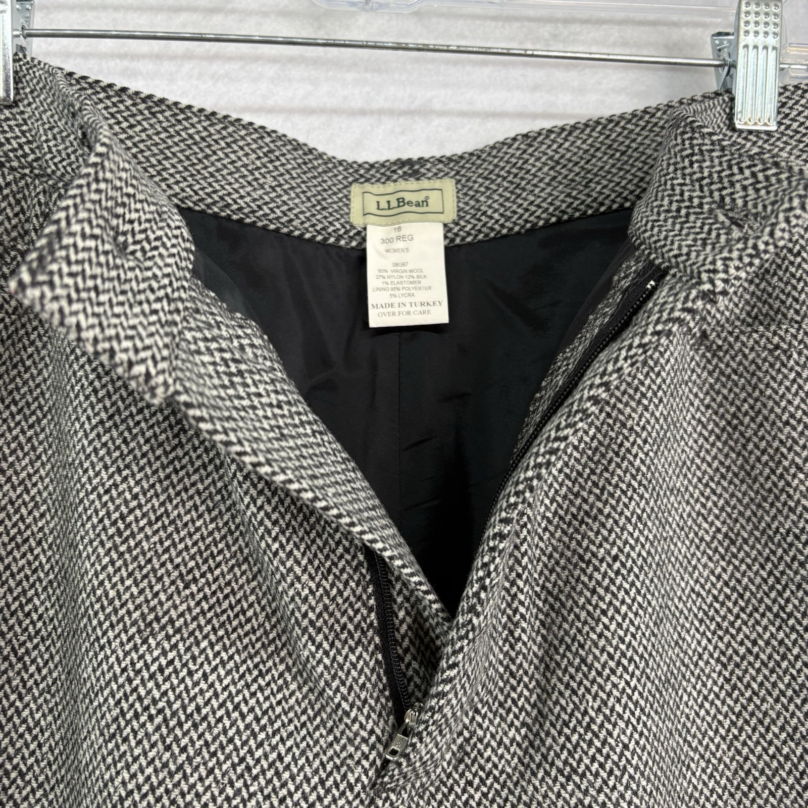Vintage L.L. Bean Women’s Size 16 Gray Herringbone Virgin Wool Silk Trouser Pats