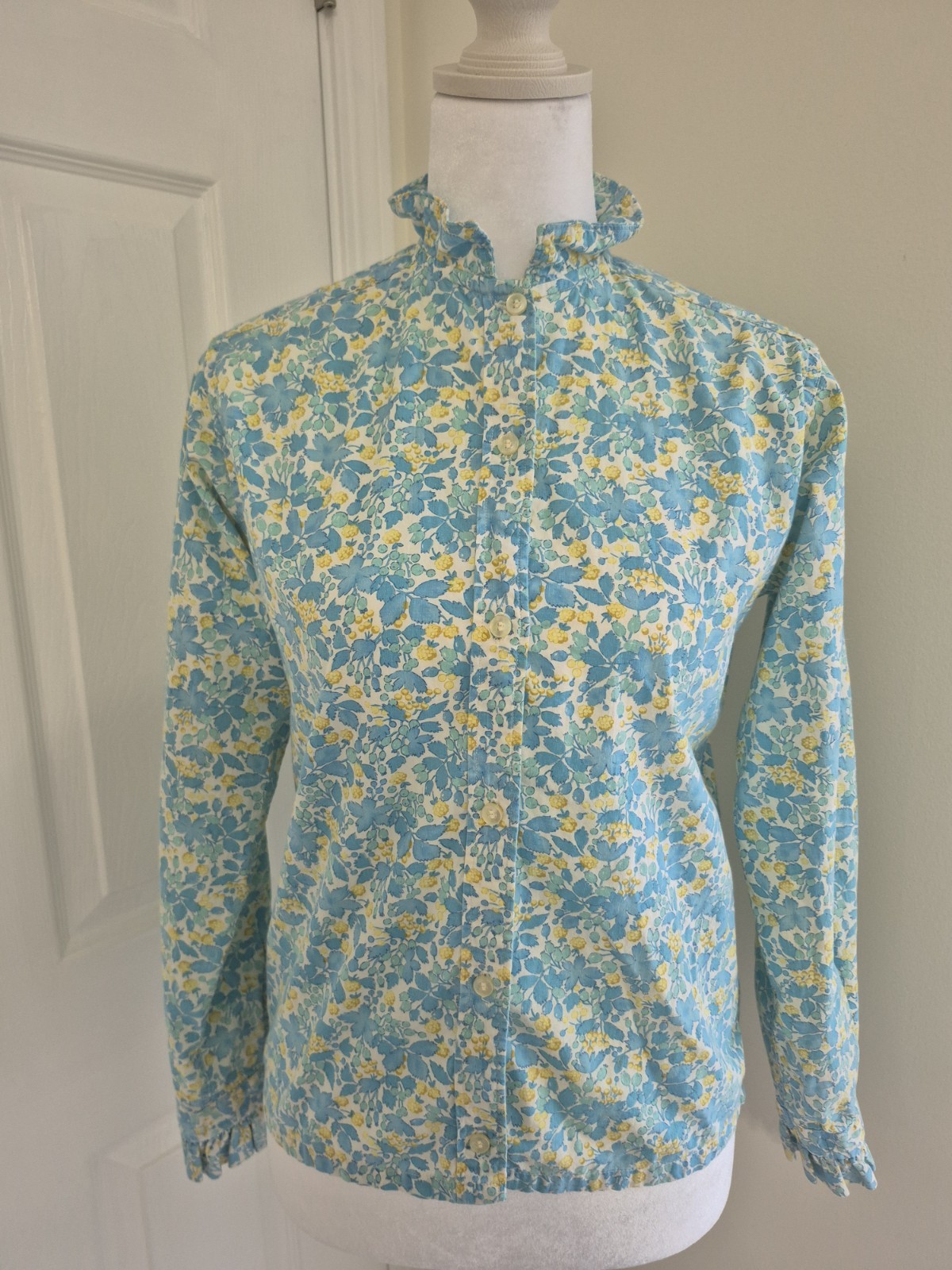 Vintage 1980s Blue & Yellow Floral Ruffle Sleeve and Peter Pan Blouse – Small