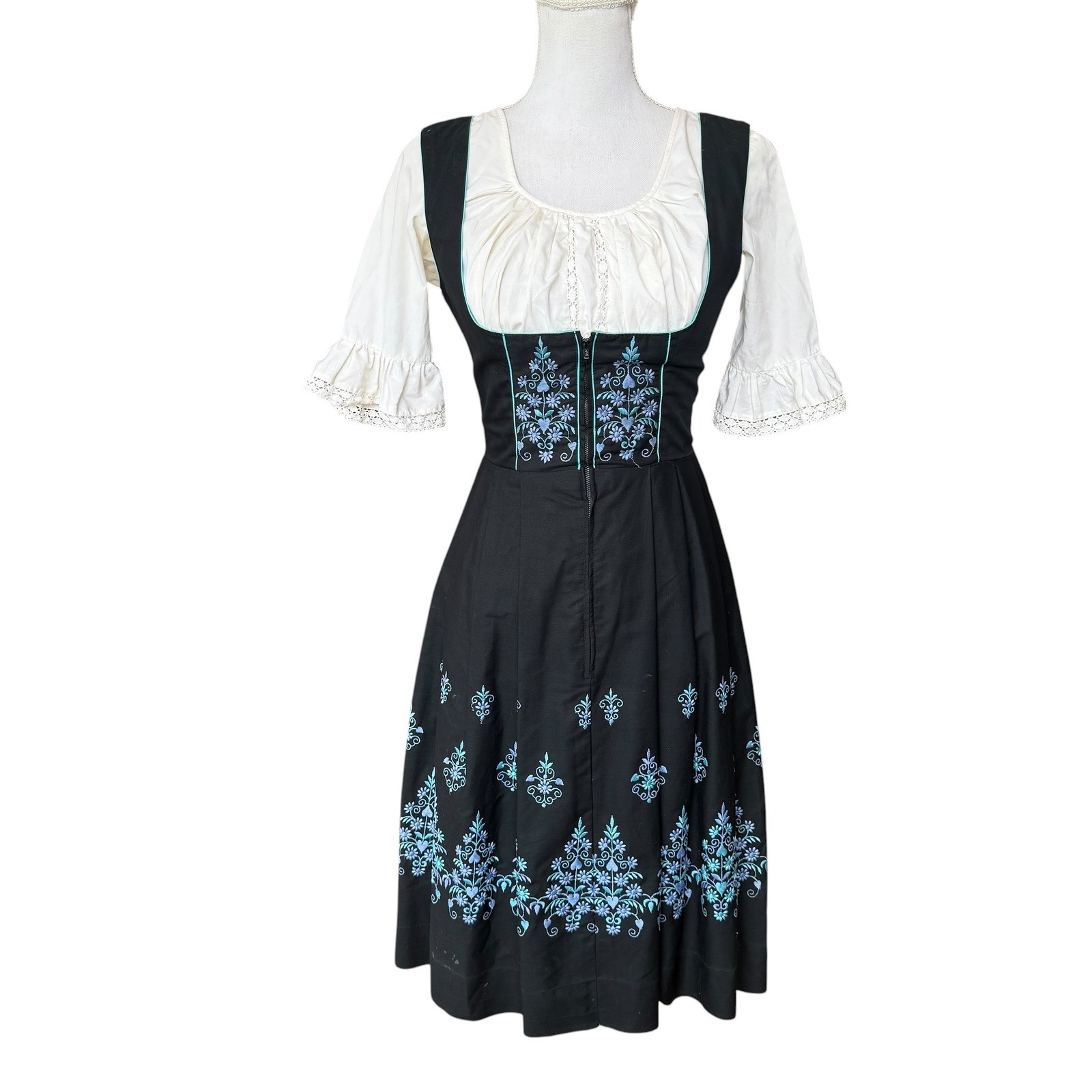 Salzburger Trachten Vintage Austrian Dirndl Dress Black Floral Embroidered 40