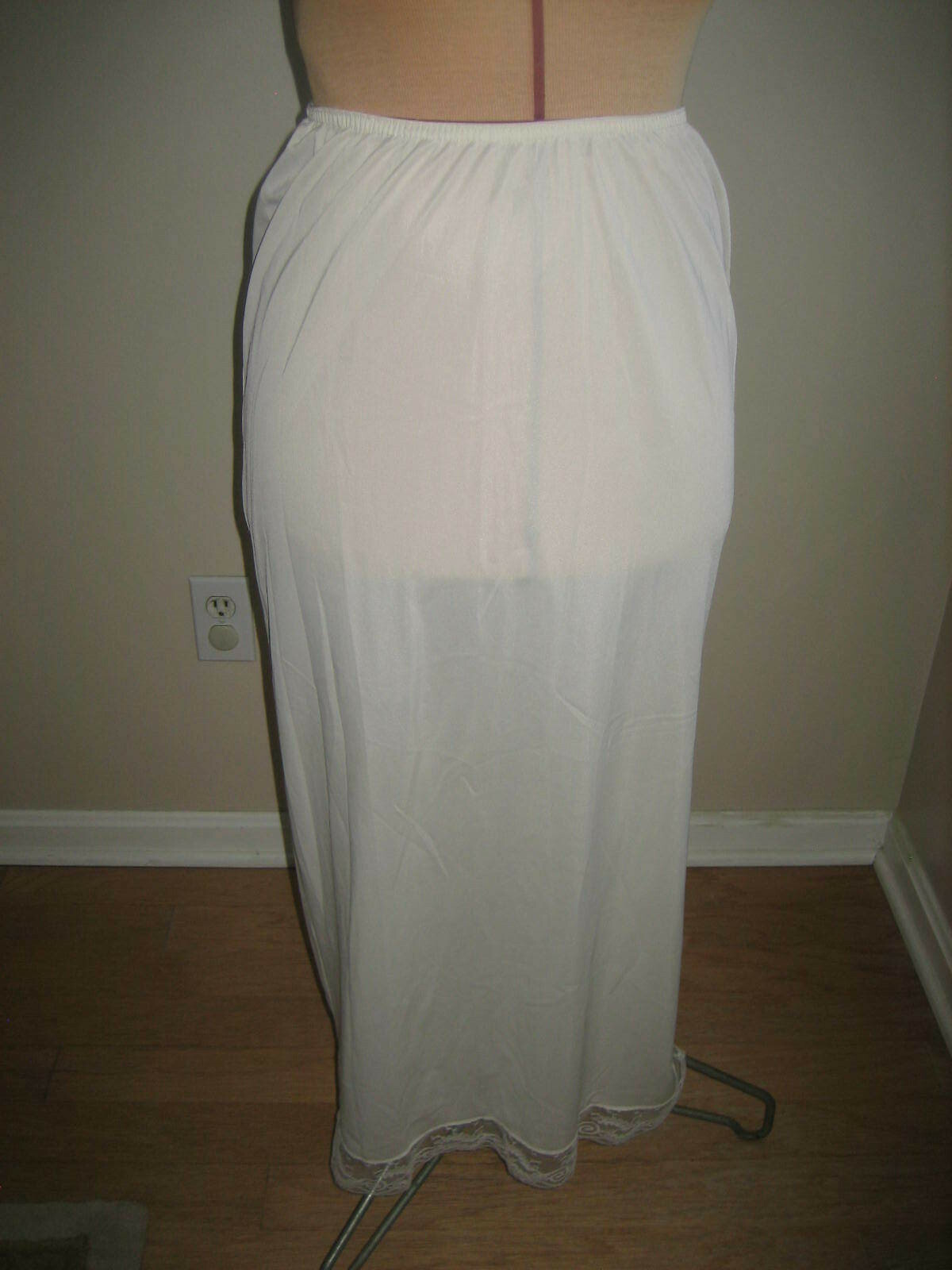 GREENCO MAID White Long Nylon Half Slip, Lace Hem, Front Or Back Slit – Size M