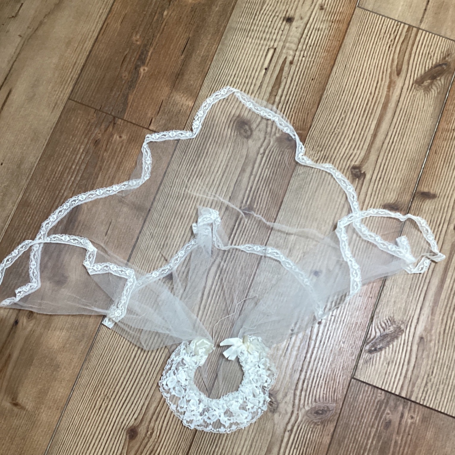 Vintage Ivory Lace Tulle Wedding Veil Circular Crown Headpiece Satin Bows Doll