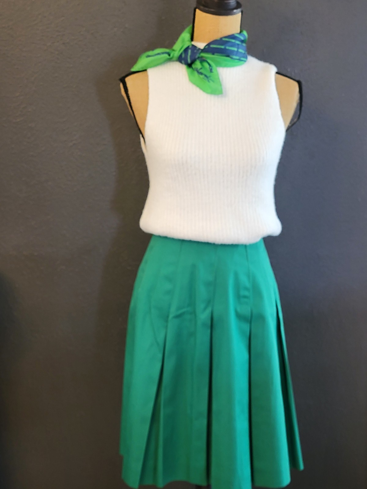 Glenbrooke 60s Polyester Green Pleated Skirt Size 4