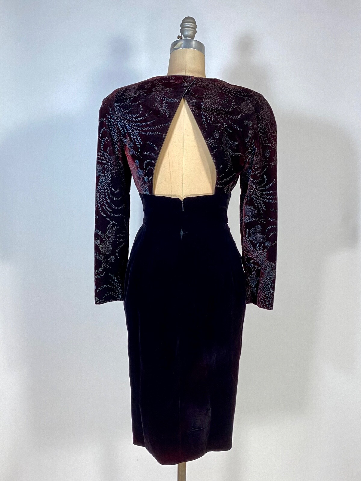 Vintage late 1980’s-90’s little black velvet cocktail dress w/fabric rose detail