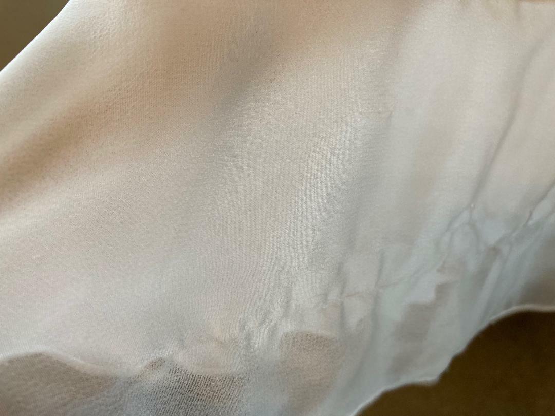 VINTAGE~ WHITE „LINEA DONATELLA” PEIGNOIR GOWN SIZE MEDIUM BLING & CHIFFON