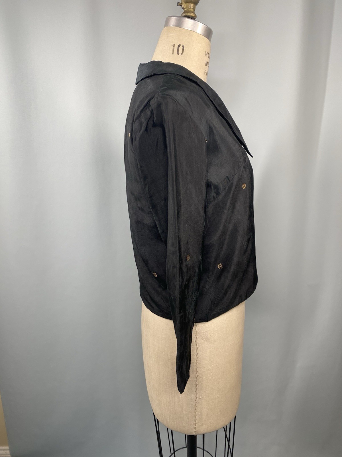 Vintage Jacket Thai Silk SIZE MEDIUM black gold short classic 60s 50s Asian