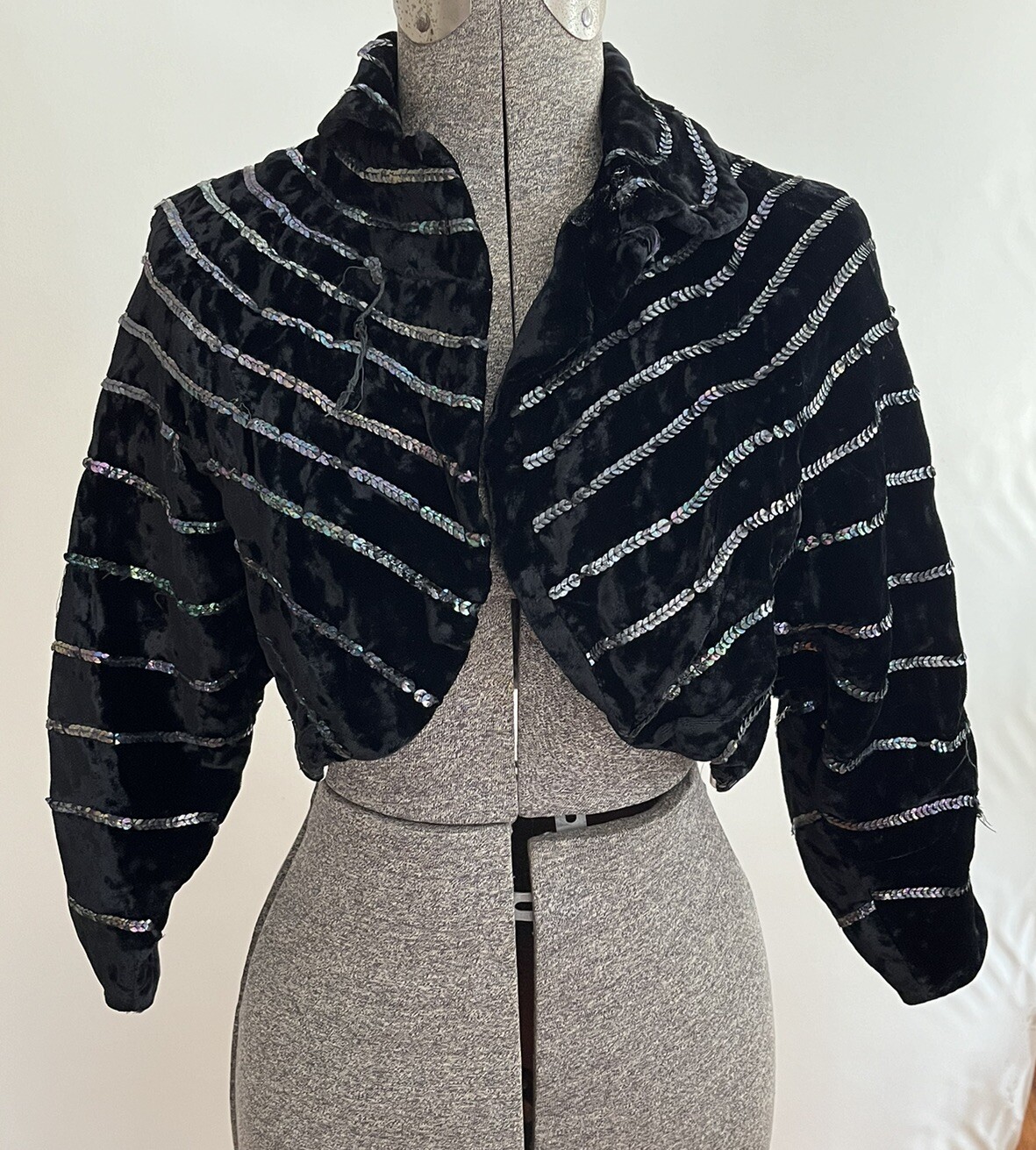 Antique Black Velvet Vintage Victorian Shrug Sequins XSmall In Great Condition