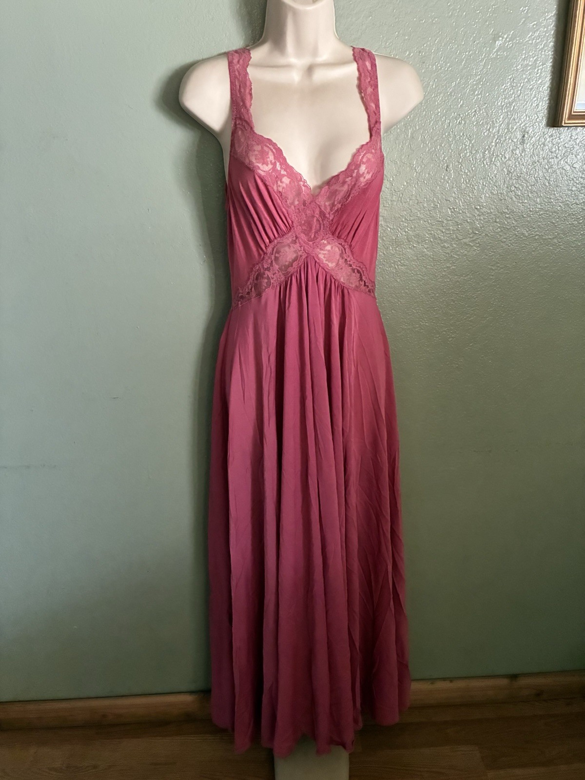 L OLGA NIGHTGOWN 9294 PURPLEISH-RED