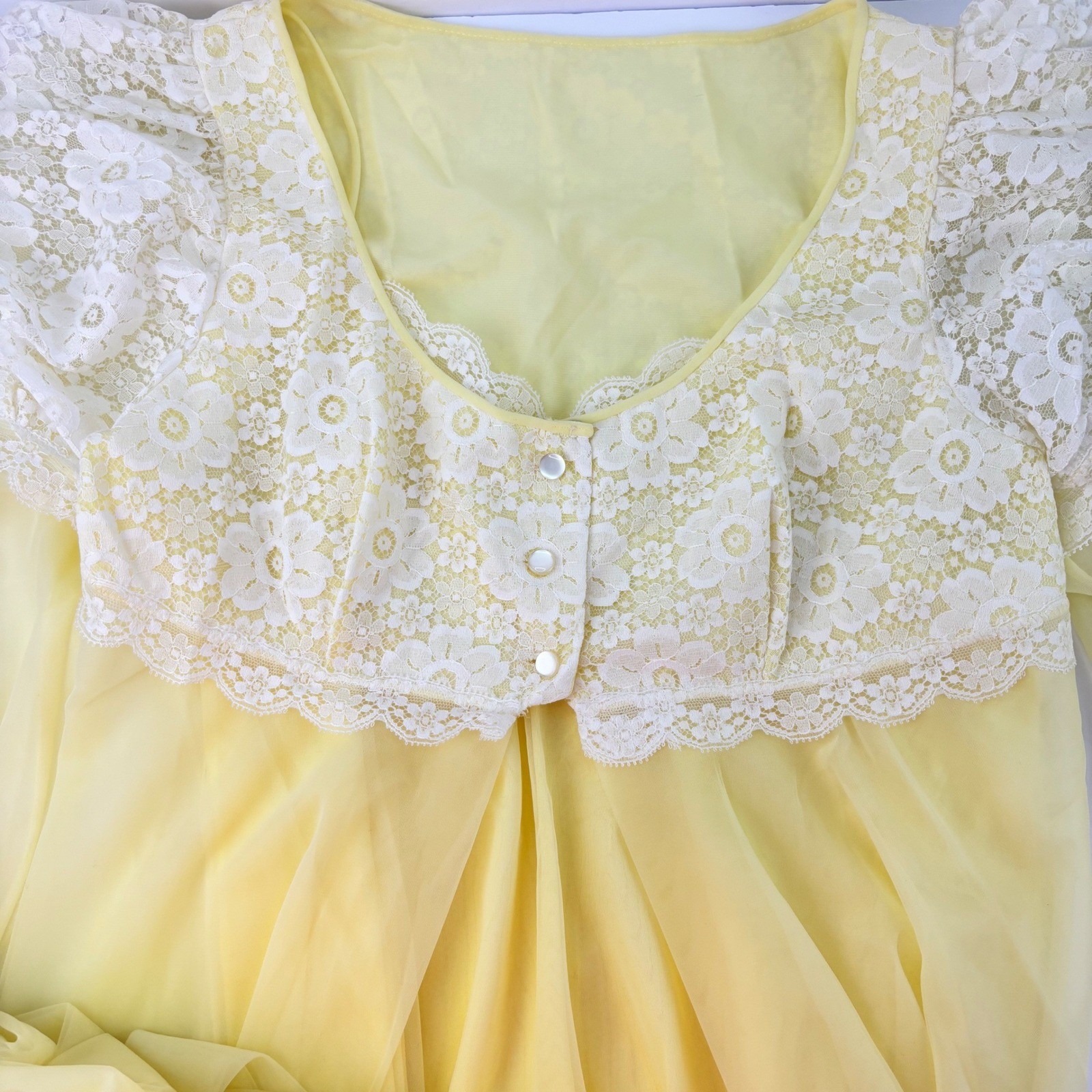 Vintage Warner’s Womens 2PC MAXI Nightgown and Robe Yellow Lace SET Coquette