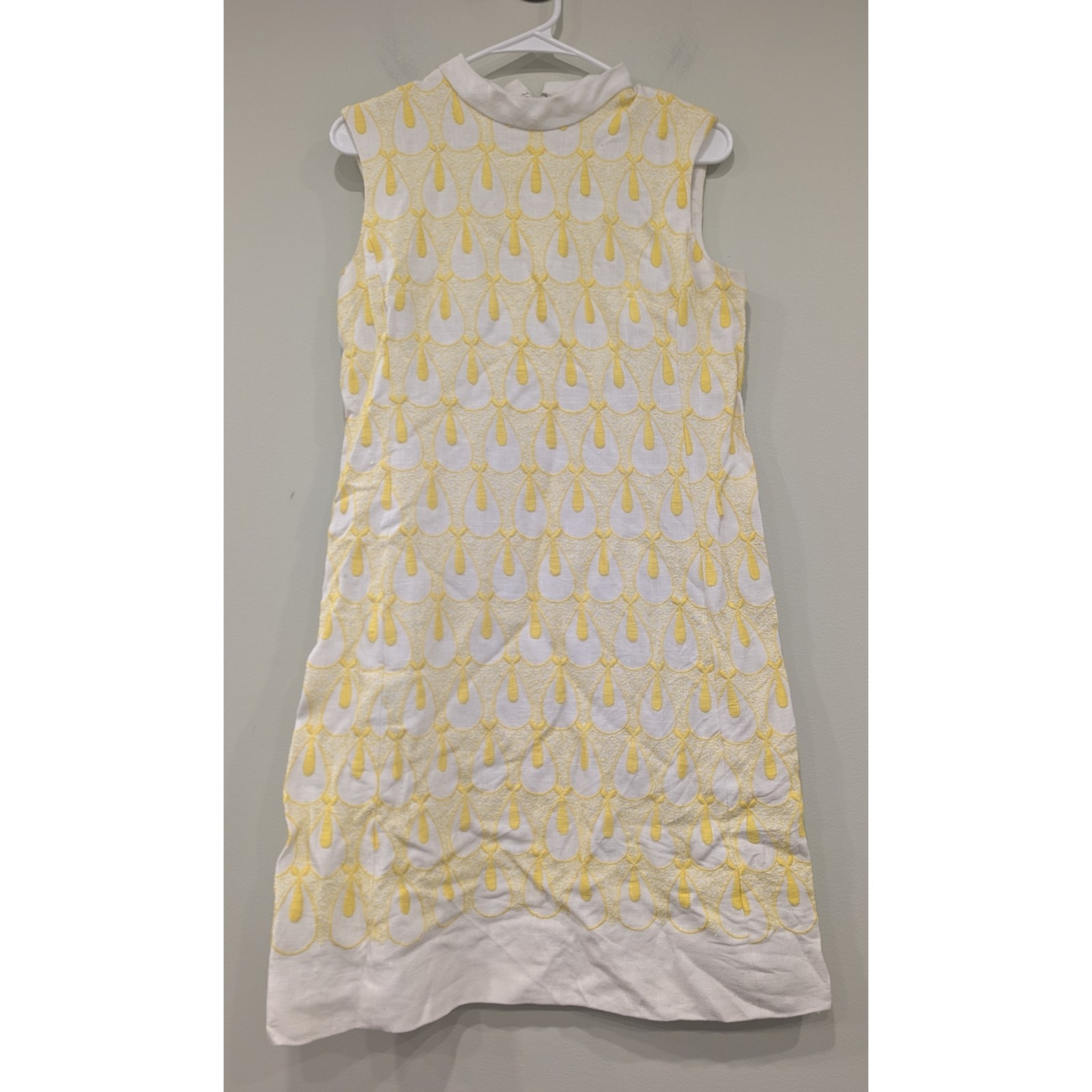 Vintage Andrea Gayle 70’s Textured Yellow And White Sleeveless Shift Dress Size