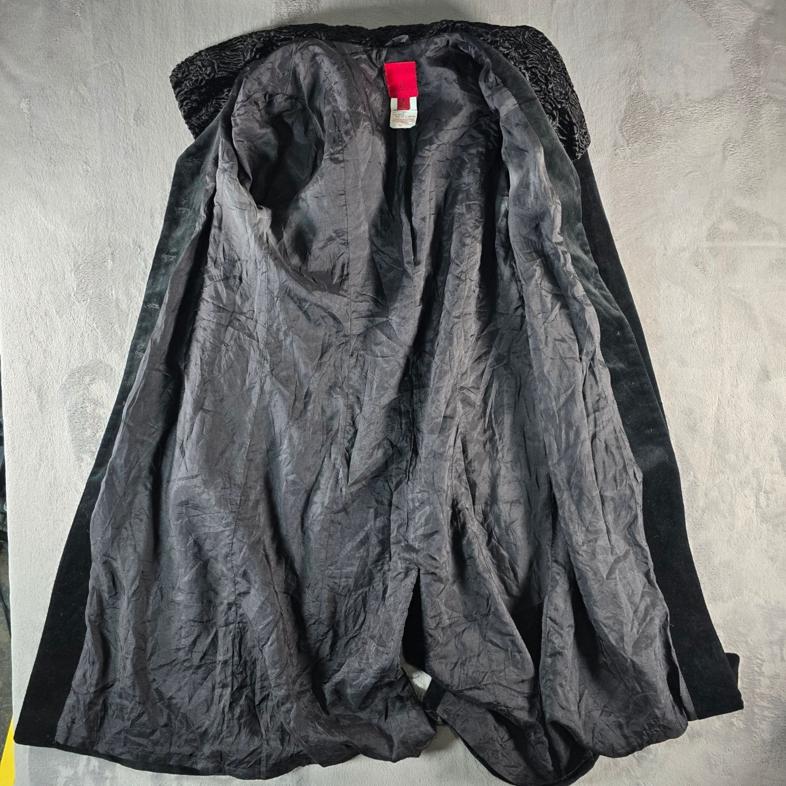 Vintage 1990s JS Collections Made in Canada Women’s Black Velvet Long Coat (M)