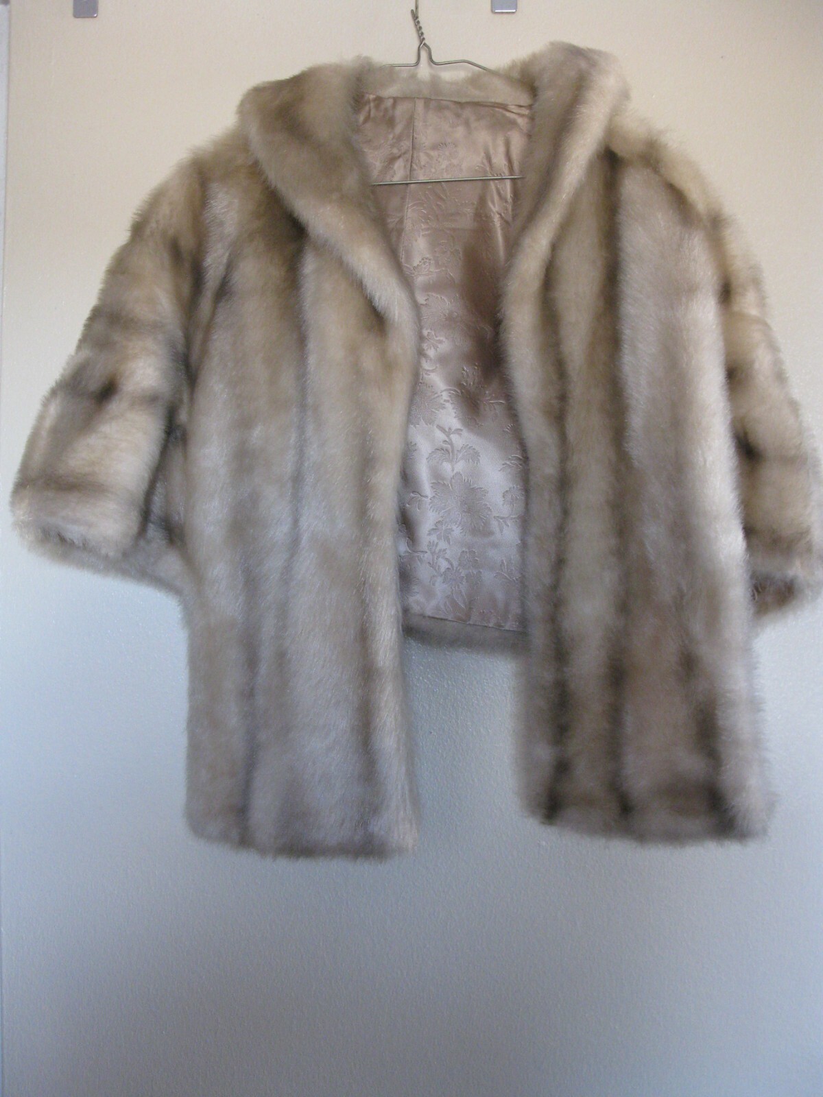 Regina Glenara By Glenoit Vintage Women’s Beige Tan Shawl