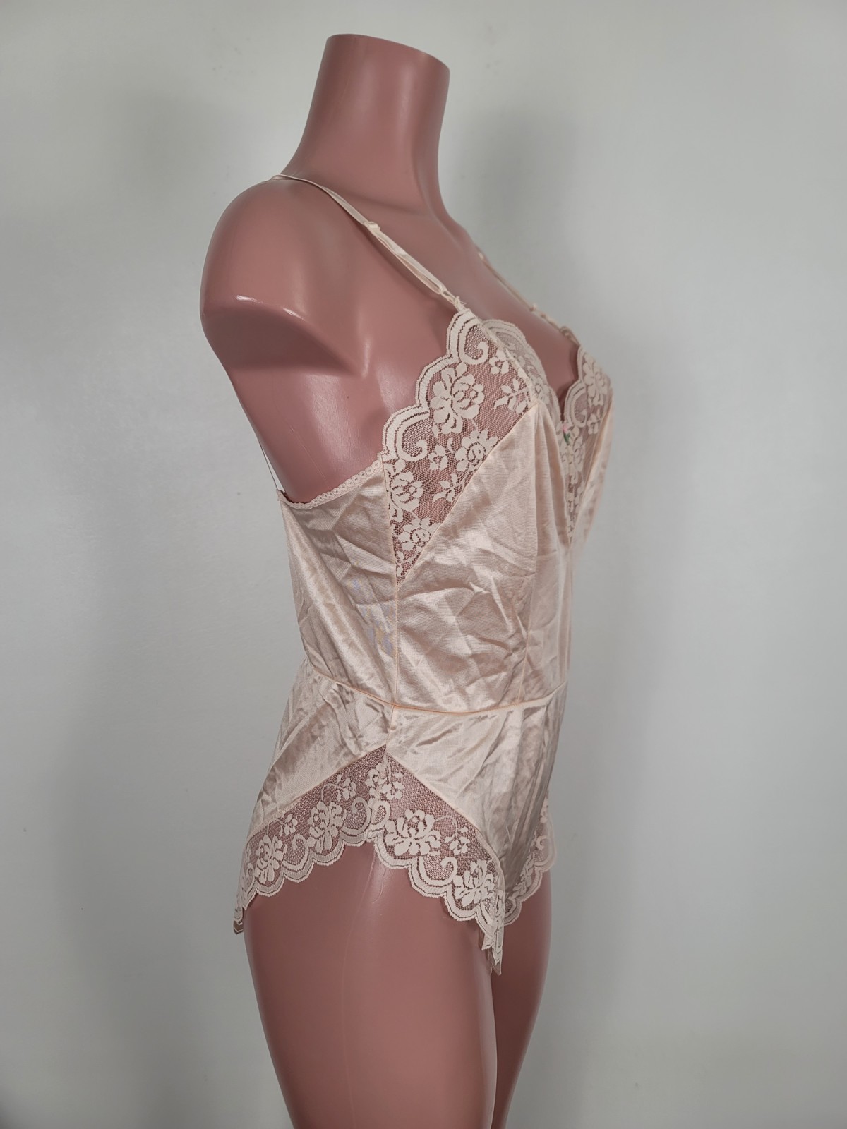 Vintage Maidenform Chantilly Bodysuit Lingerie Peach Nylon Lace Sz 36 USA Union