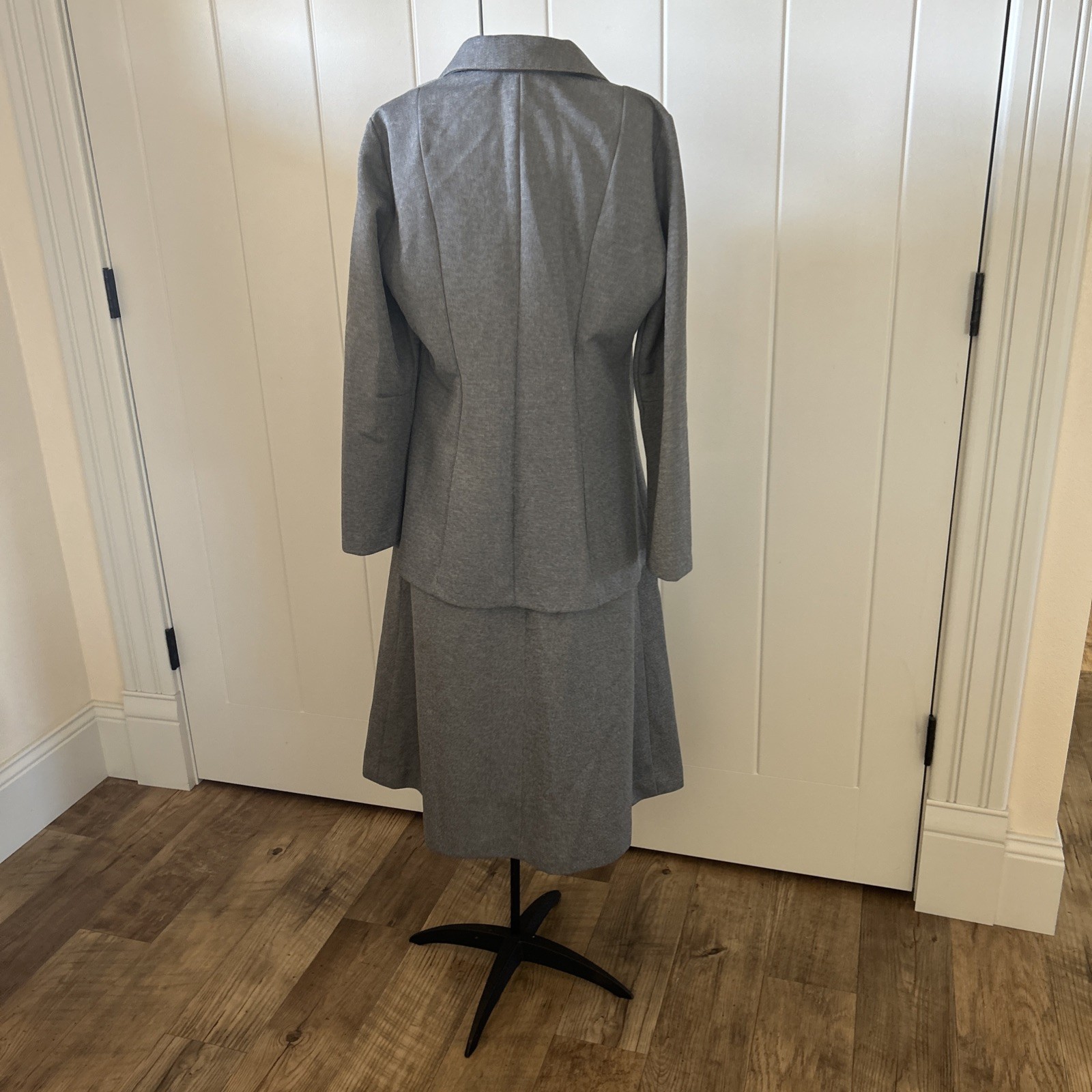 Vintage 1970’s Eastmoor Stretch Knit Gray Suit Size 15/16