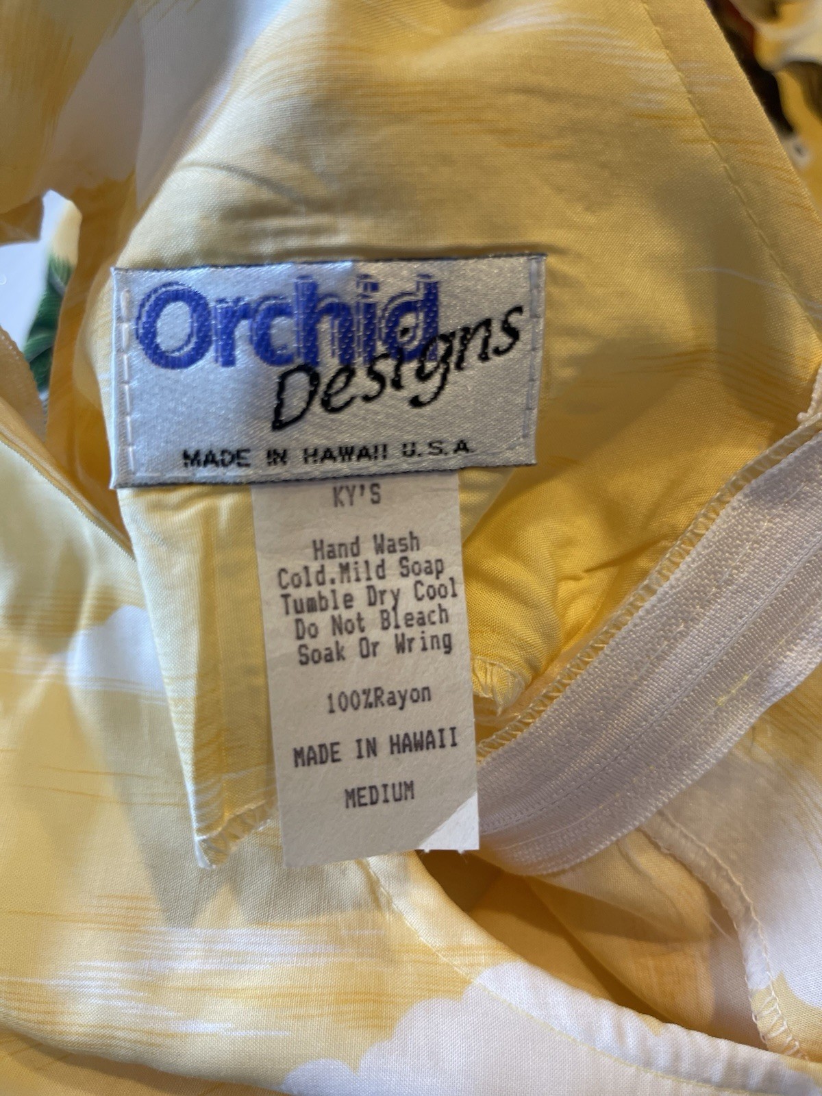 vintage hawaiian dress Yellow Hulu Dancers Size Medium Tropical Sun Dress