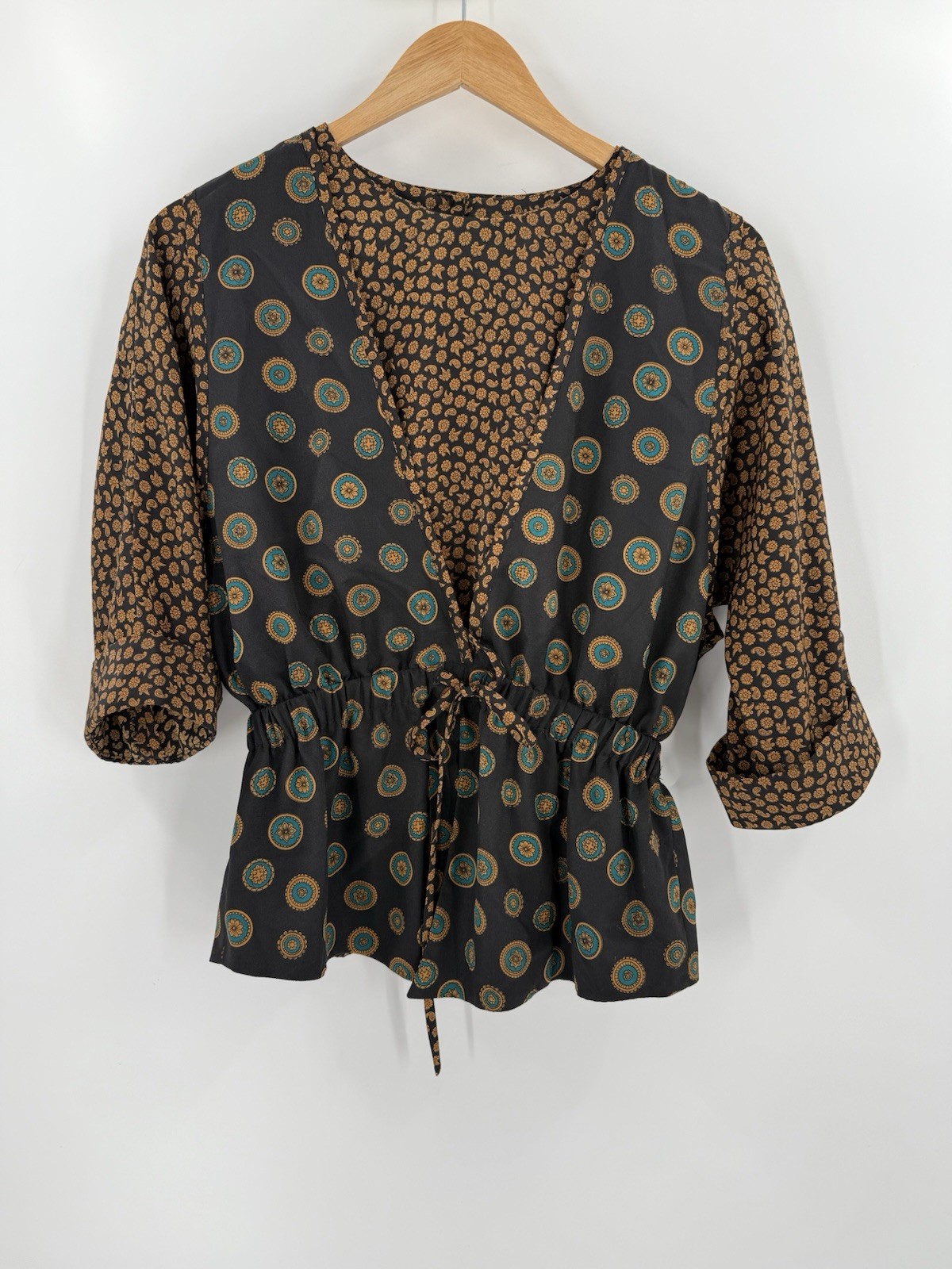 VINTAGE 80’S LESLIE FAY WOMEN’S BLACK/GOLD MEDALLION BLOUSE SIZE PETITE 8 EUC