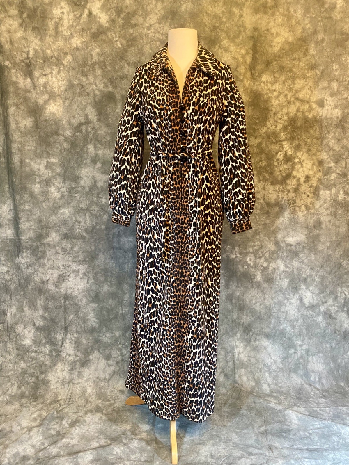 VTG Vanity Fair Velveteen Leopard Print Robe w Pockets & Belt Medium