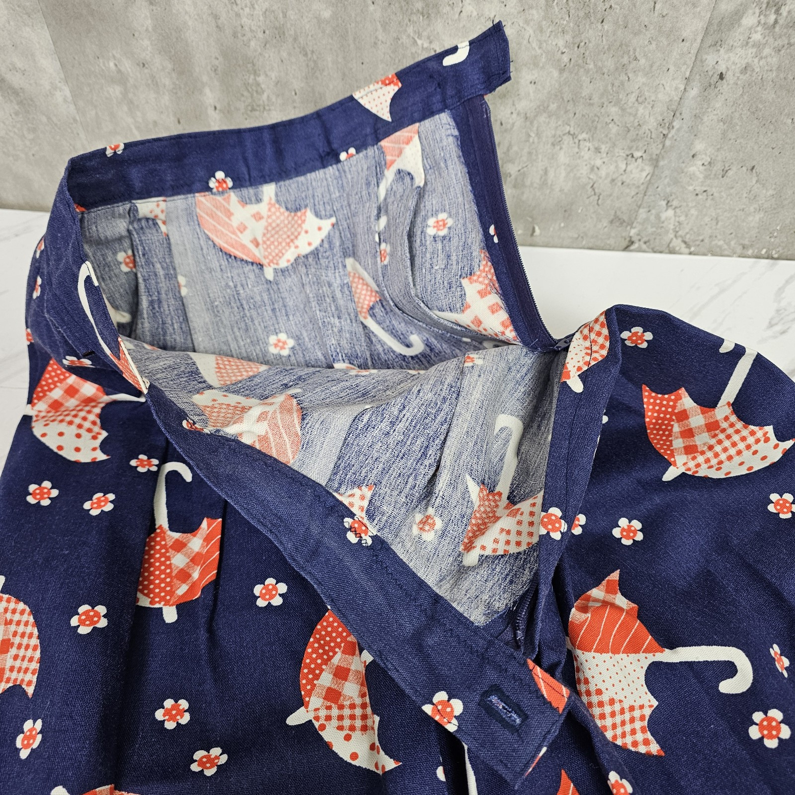 Vintage 70s Handmade 23″ Hi Waist Navy Heavy Cotton Umbrella Pattern Aline Skirt
