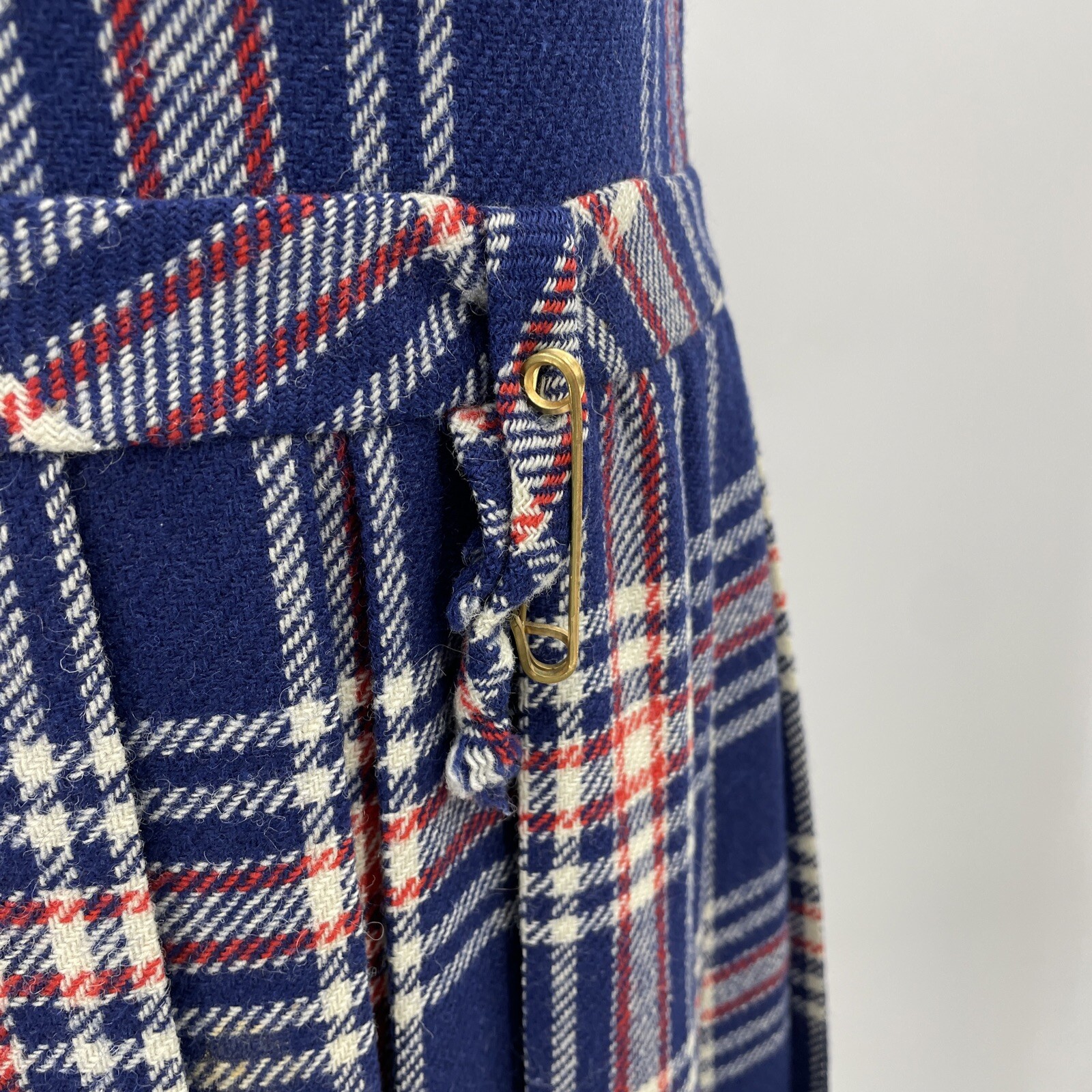 Vintage 60 s 70 s Girltown Blue Plaid Jumper Pleated Dress Decorative Pin Grunge