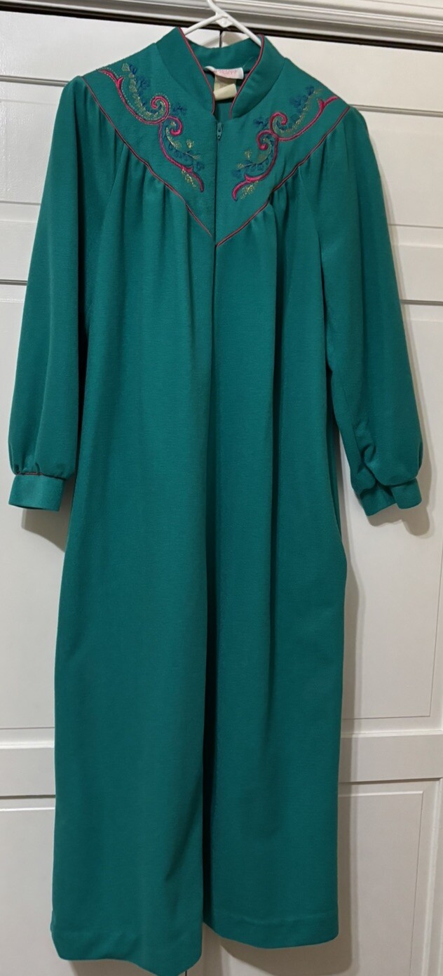 Vintage Carriage Court Green Long Zip Up Plush ROBE Women’s Small Made in USA