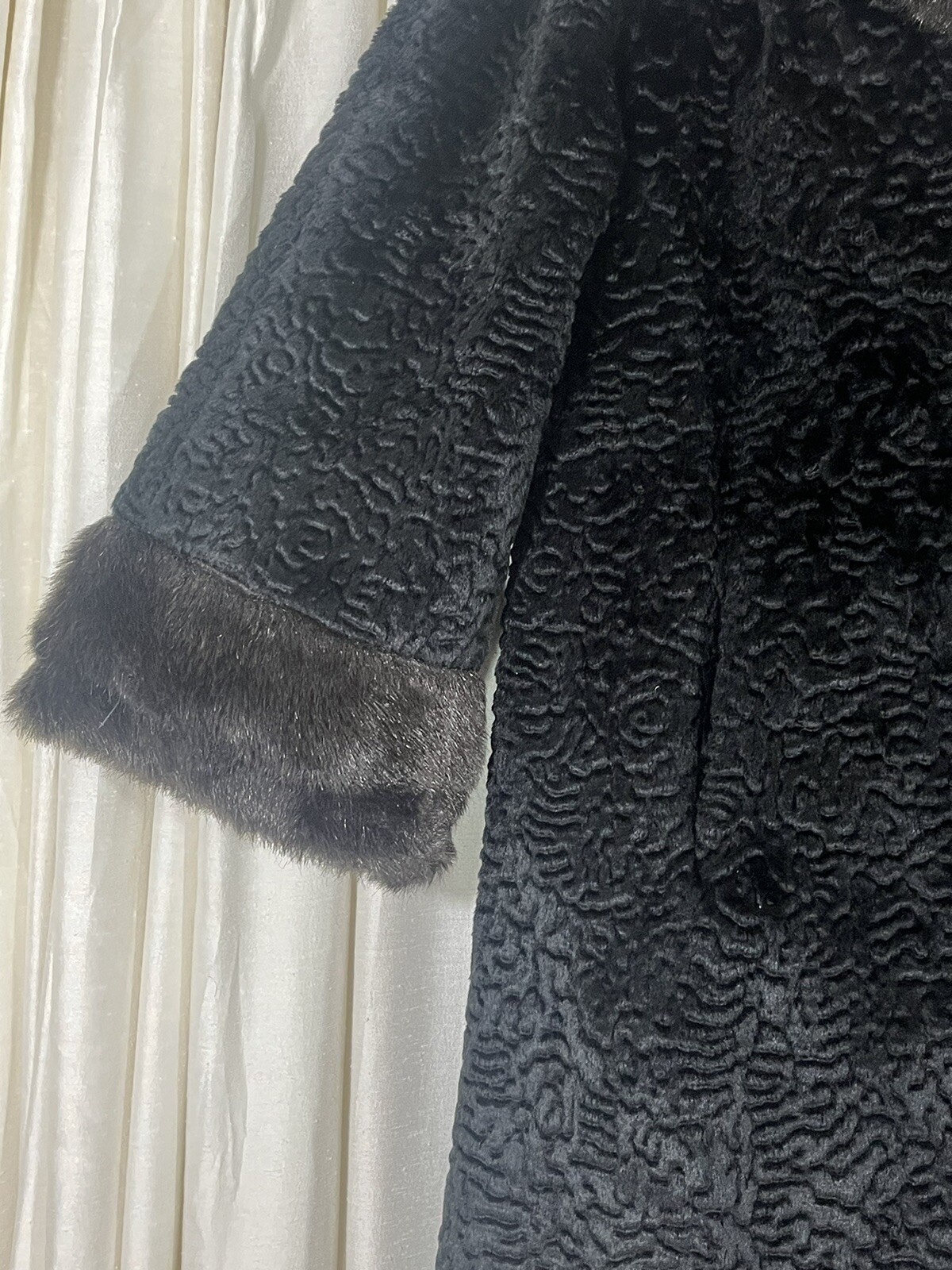 Vintage Coat Penny Lane Embossed Black Velvet &Brown Faux Fur 60s/70s Size L/XL