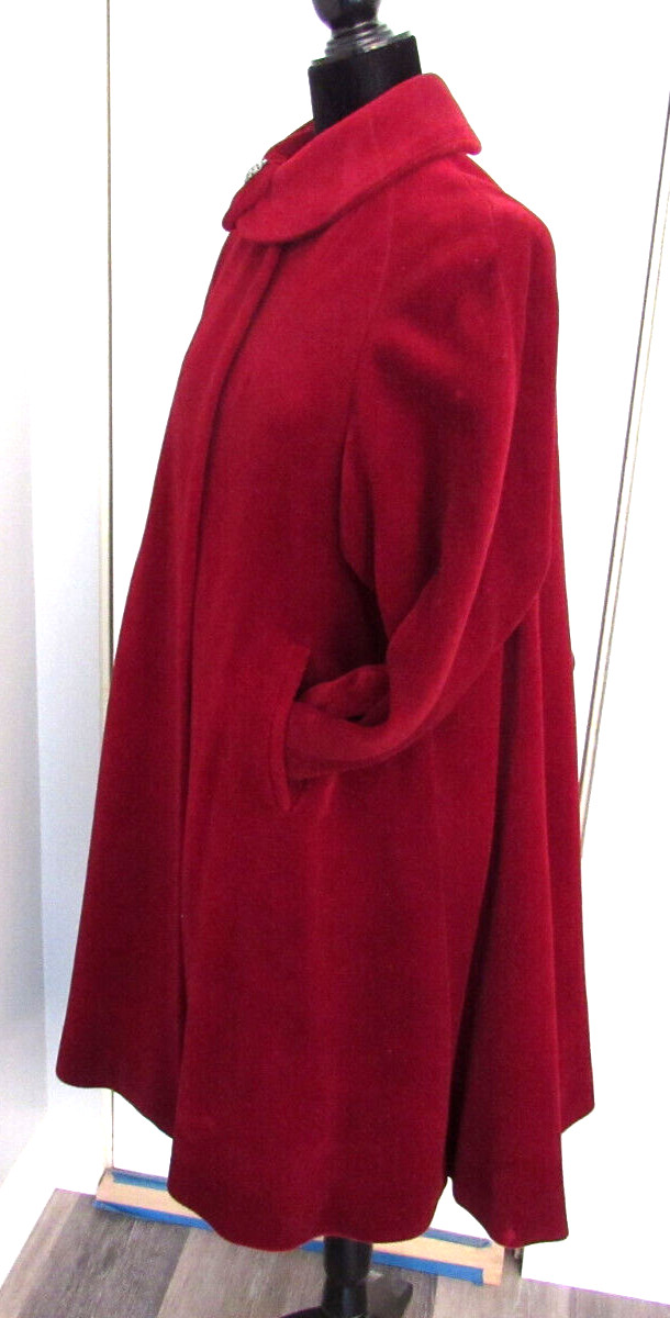 Vintage Forstmann Fleur de Lis Levitt Shop Dark Red Women’s Overcoat Jacket
