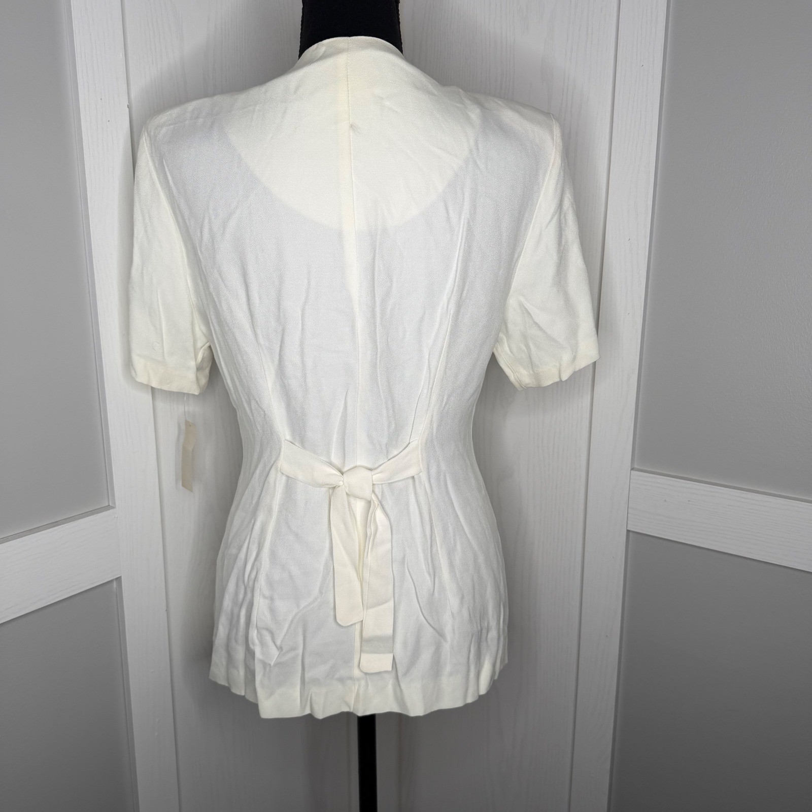 Dawn Joy Fashions Womens 7/8 White Vintage Embroidered Short Sleeve Tie Back
