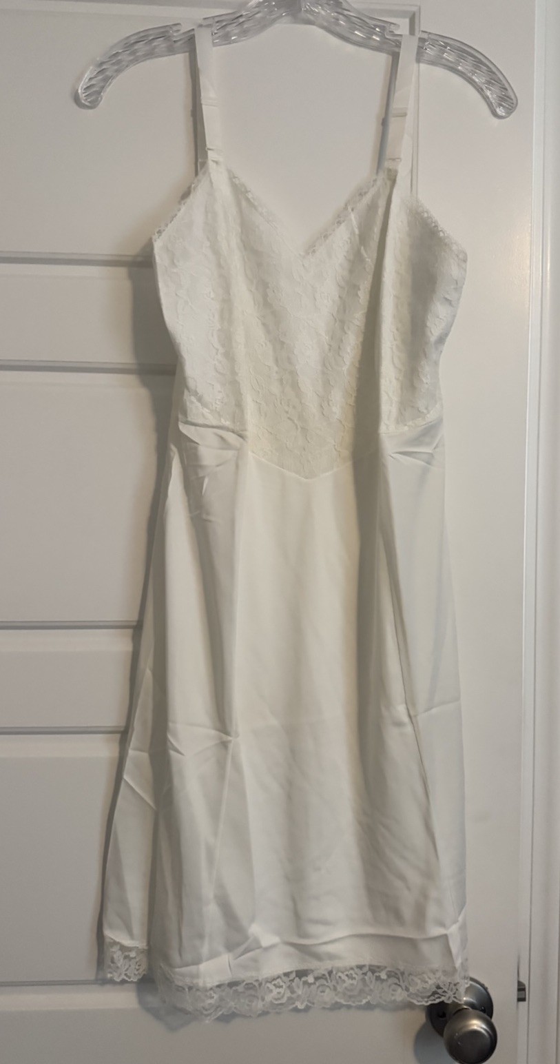 Vintage Du Pont Acele Size 36 Regular White Short Proportioned Slip Lace USA