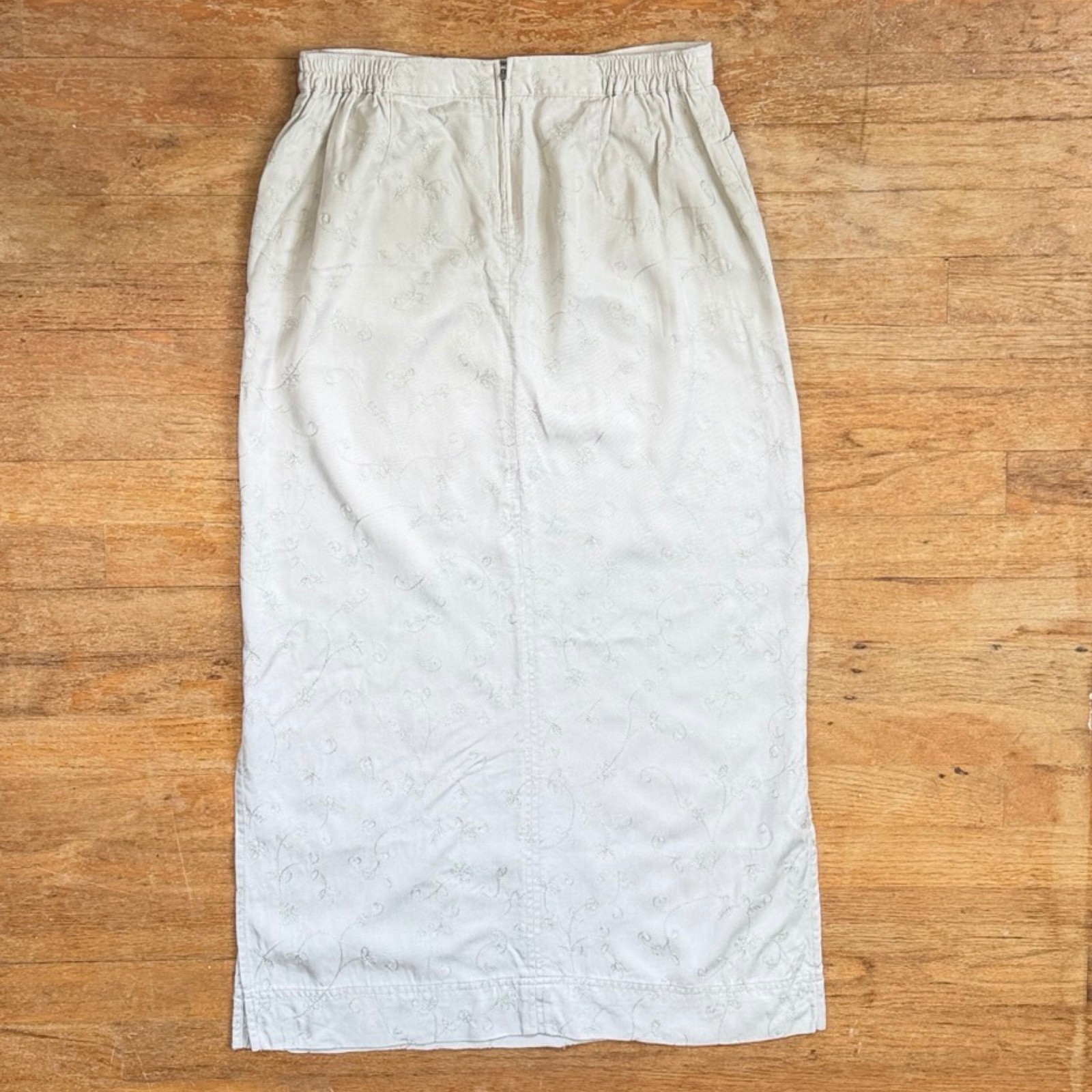 Vintage Floral Embroidered Tencel Khaki Maxi Skirt Size Medium 28-29″ Waist