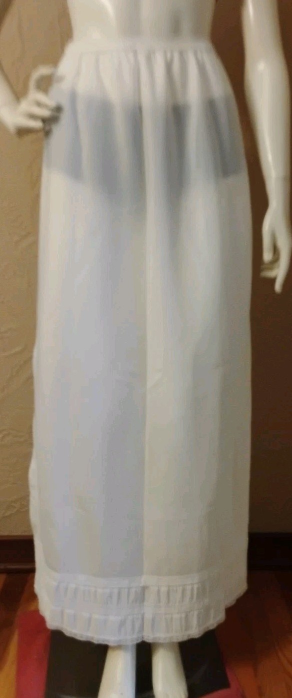 VTG 50-60’s „Dutchmaid” Nylon Tricot Maxi Half Slip with 19″ Side Slits 34