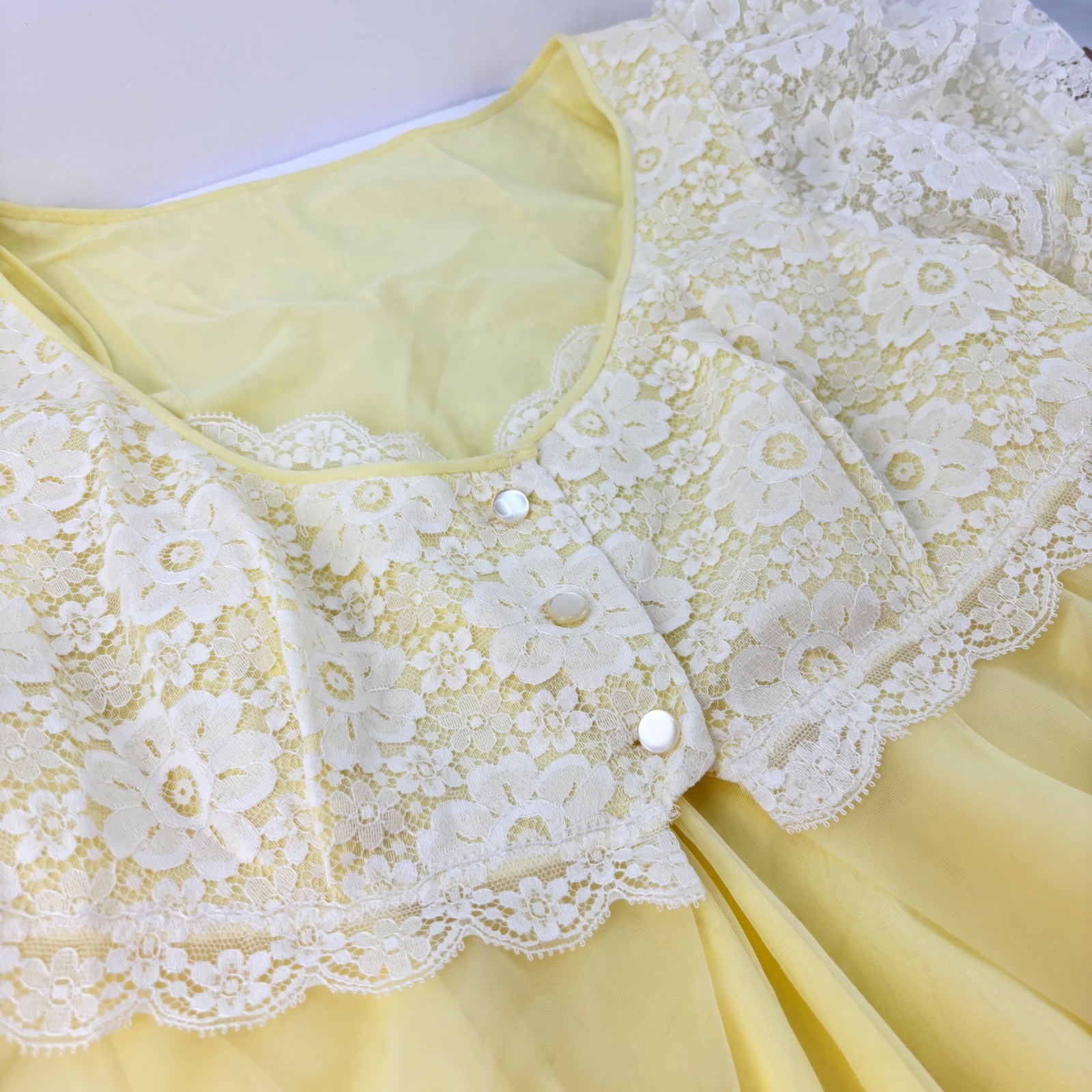 Vintage Warner’s Womens 2PC MAXI Nightgown and Robe Yellow Lace SET Coquette